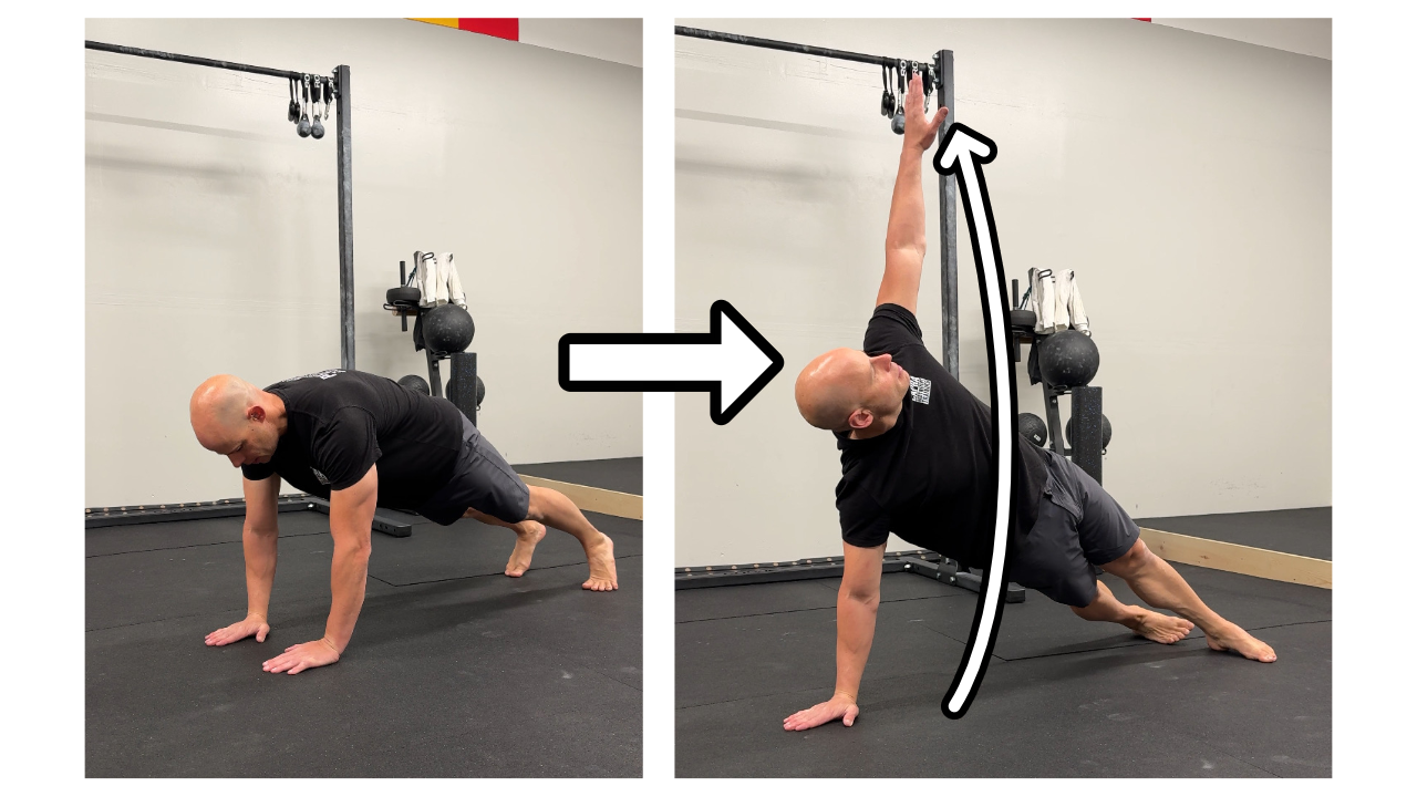 person demonstrating correct one arm reach from push up technique