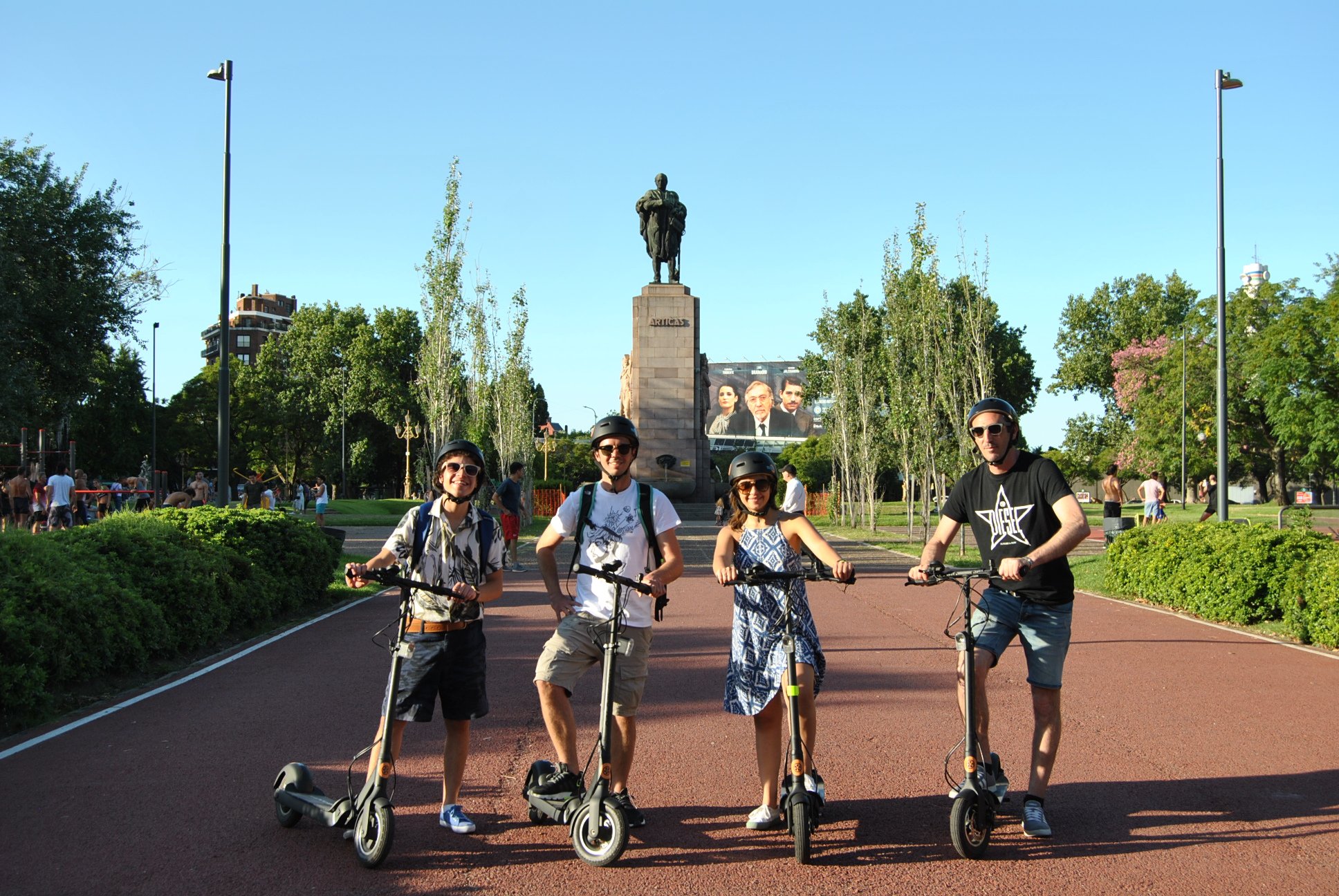 turismo ecológico Buenos Aires lo mejor seguro divertido barato experiencia típico cultura argentina scooter eléctrico monopatín tour en bicicleta tour caminando bus tour gratis excursiones día excursiones noche deportes salidas aire libre turismo ai