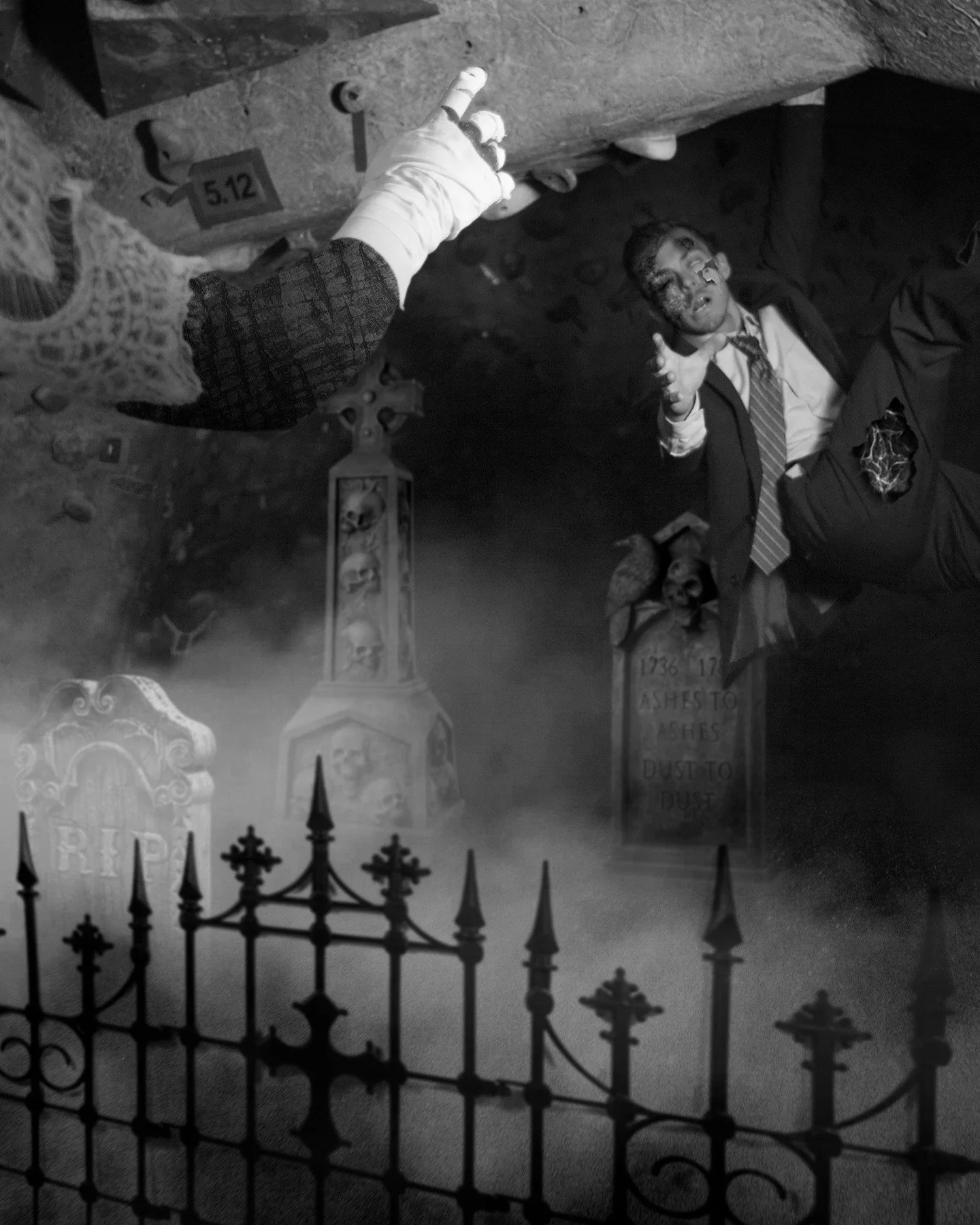 We're having a Halloween Lights Out party and costume contest at the Downtown Gym this Thursday 7-10pm!
Costume contest with prizes for top 3 individuals, plus Best Couple &amp; Best Group.
Judging at 8 PM &mdash; don&rsquo;t miss it.
Come climb and 