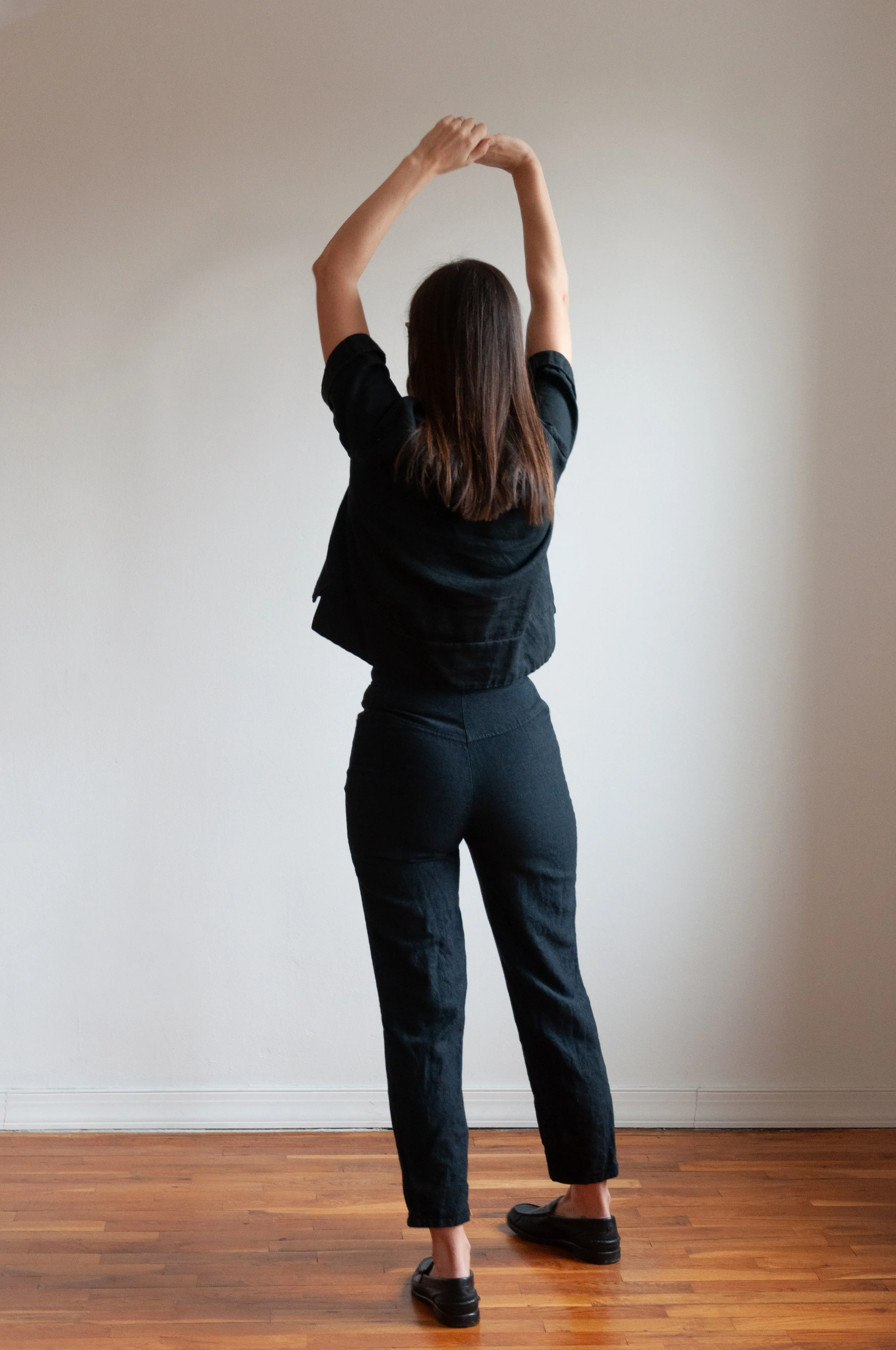 Pants: modified vintage McCall's "5 Hour Jeans" pattern; deadstock Steven Alan wool blend. 
Top: Pattern by Top Draw Studio; black linen.
