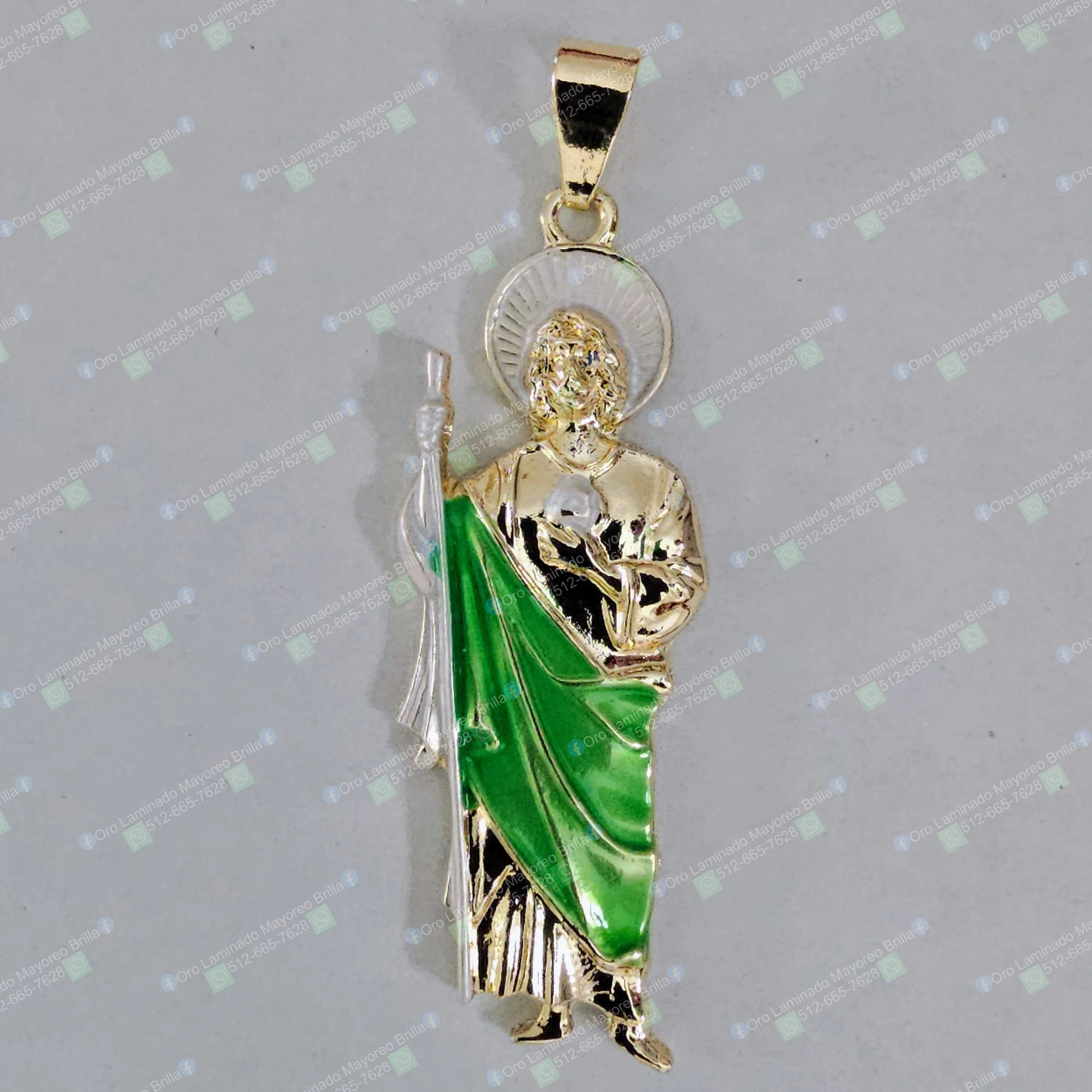 Dije religioso de San Judas Tadeo con esmalte verde color oro joyeria mayoreo | Saint Jude religious pendant with green enamel gold color wholesale jewelry
