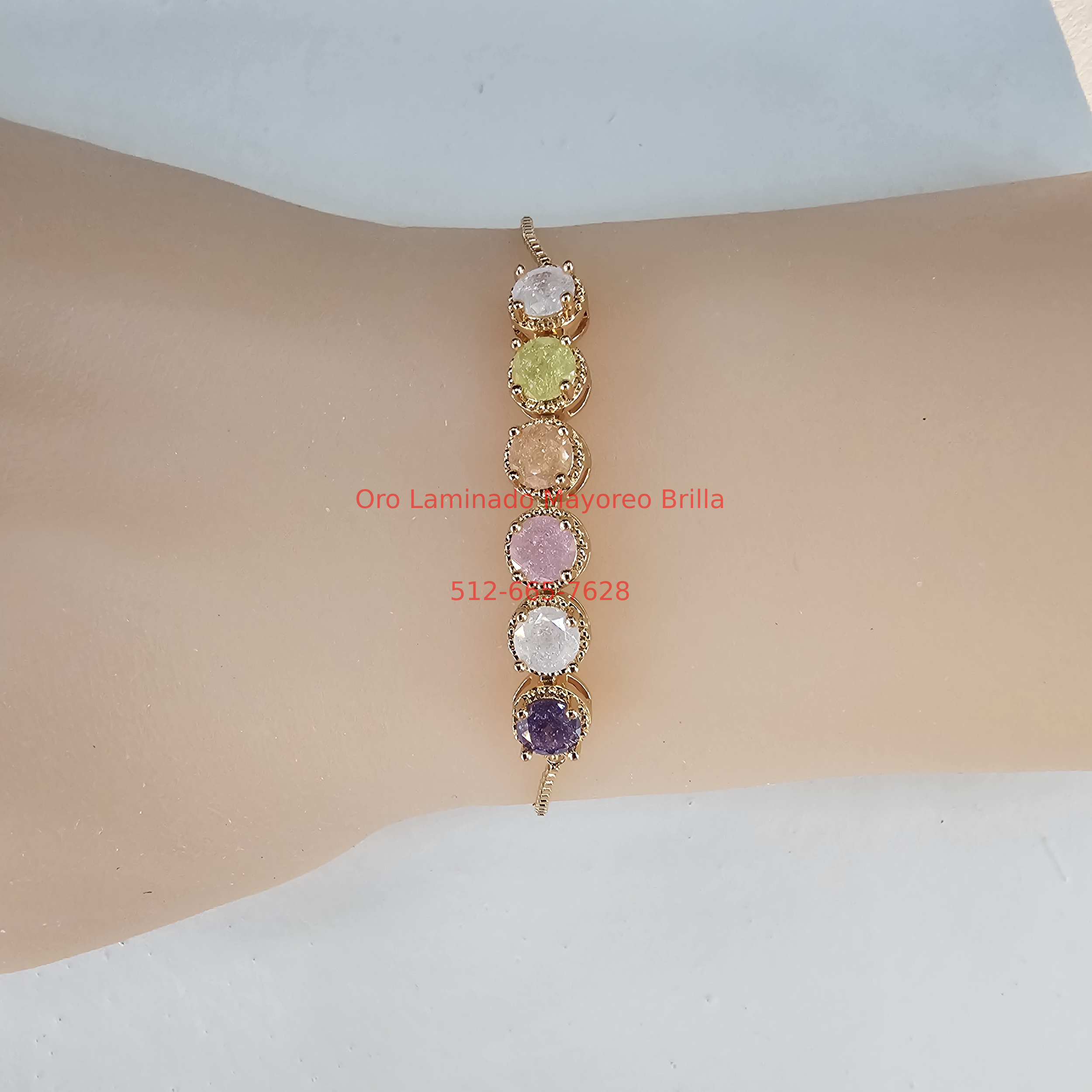 Pulsera de Oro Laminado con Cristales Multicolor | Laminated Gold Bracelet with Multicolor Crystals