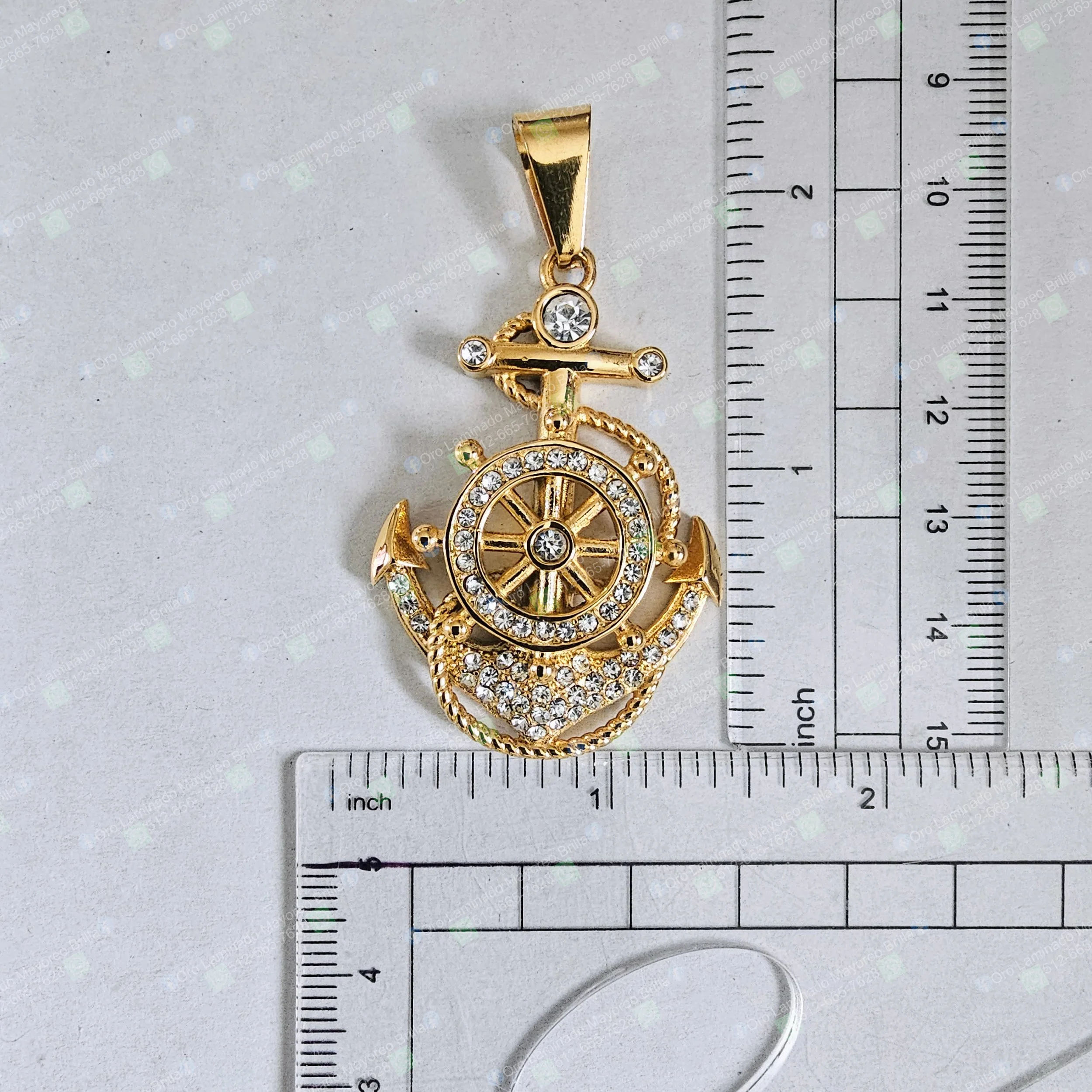 Dije ancla con timón y piedras de acero inoxidable color oro para joyeria mayoreo | Anchor and ship wheel pendant stainless steel gold color with sparkling stones for wholesale jewelry