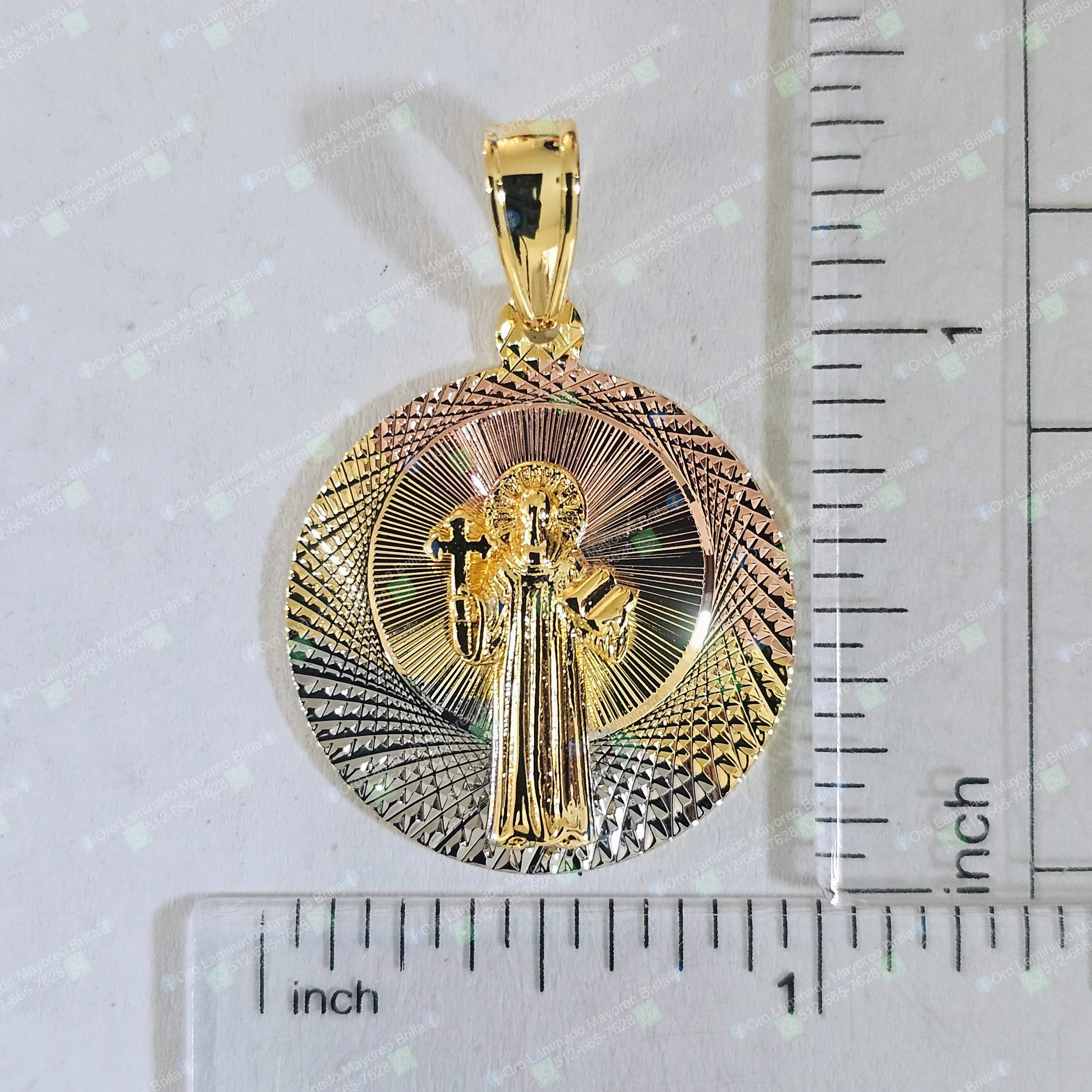 Dije San Benito redondo three color color oro para joyería mayoreo | Round Saint Benedict three color gold color pendant