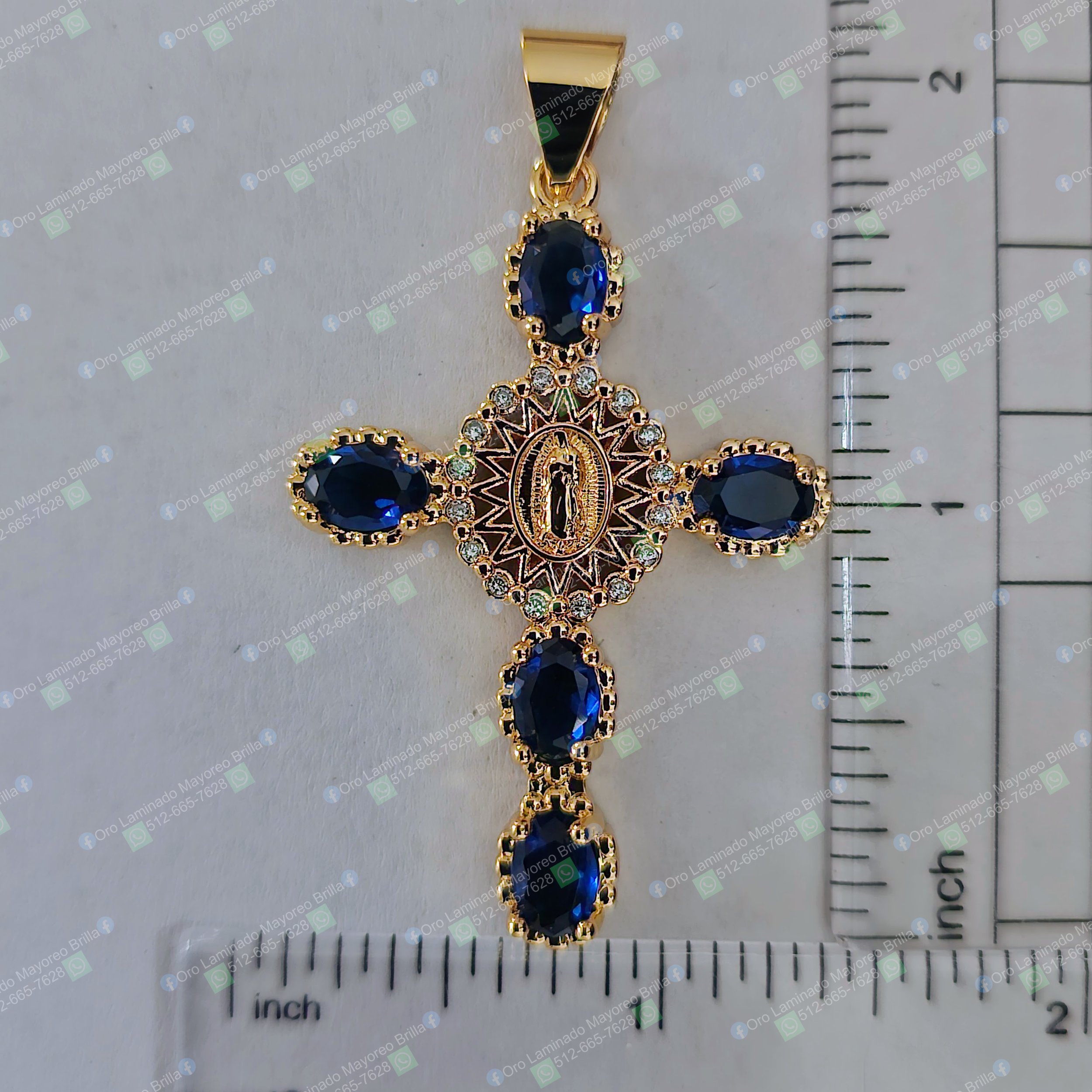 Dije cruz Virgen de Guadalupe con piedras azules color oro | Virgin of Guadalupe cross pendant with blue stones gold color