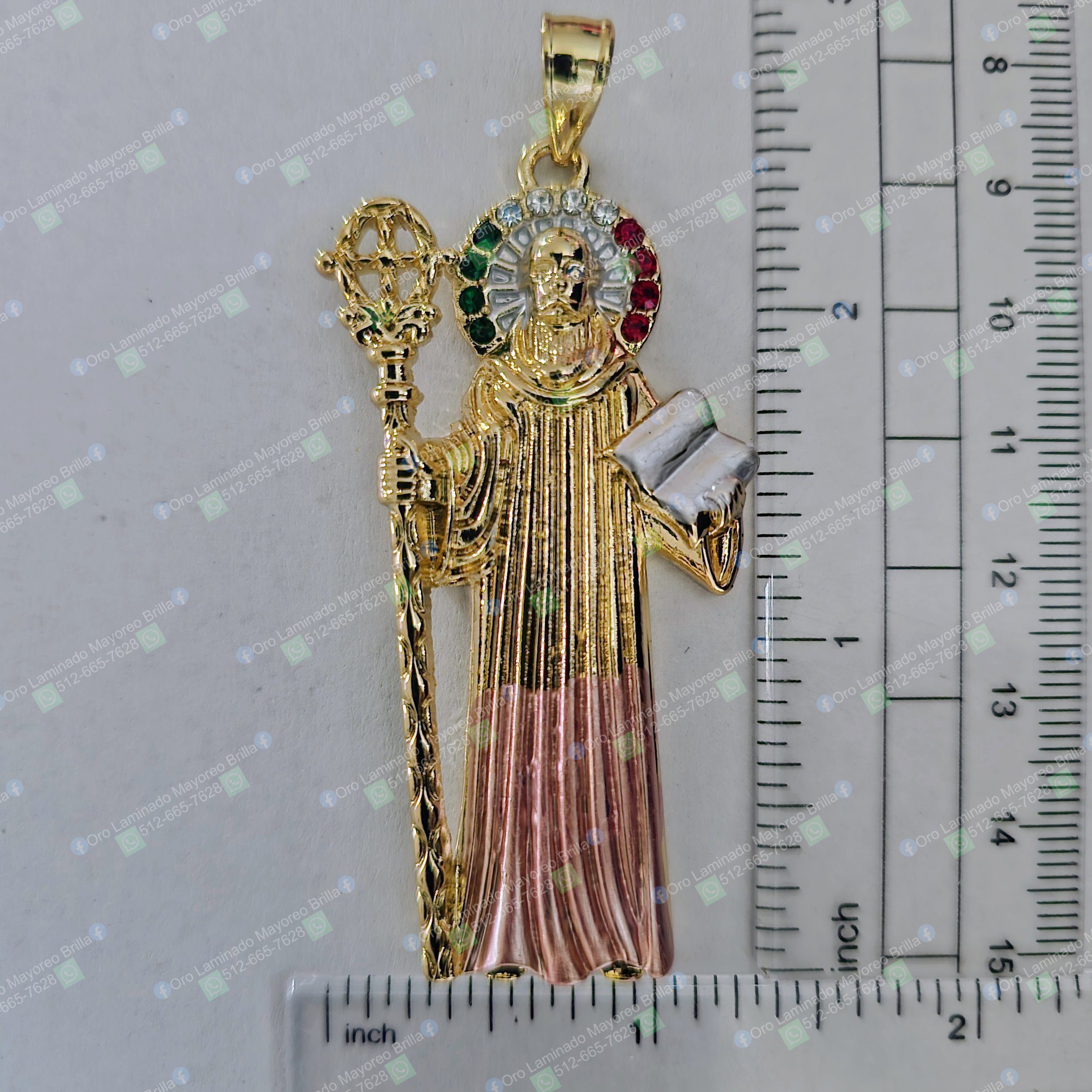Dije San Benito tricolor color oro con piedras de colores | Saint Benedict tricolor gold color pendant with colorful stones