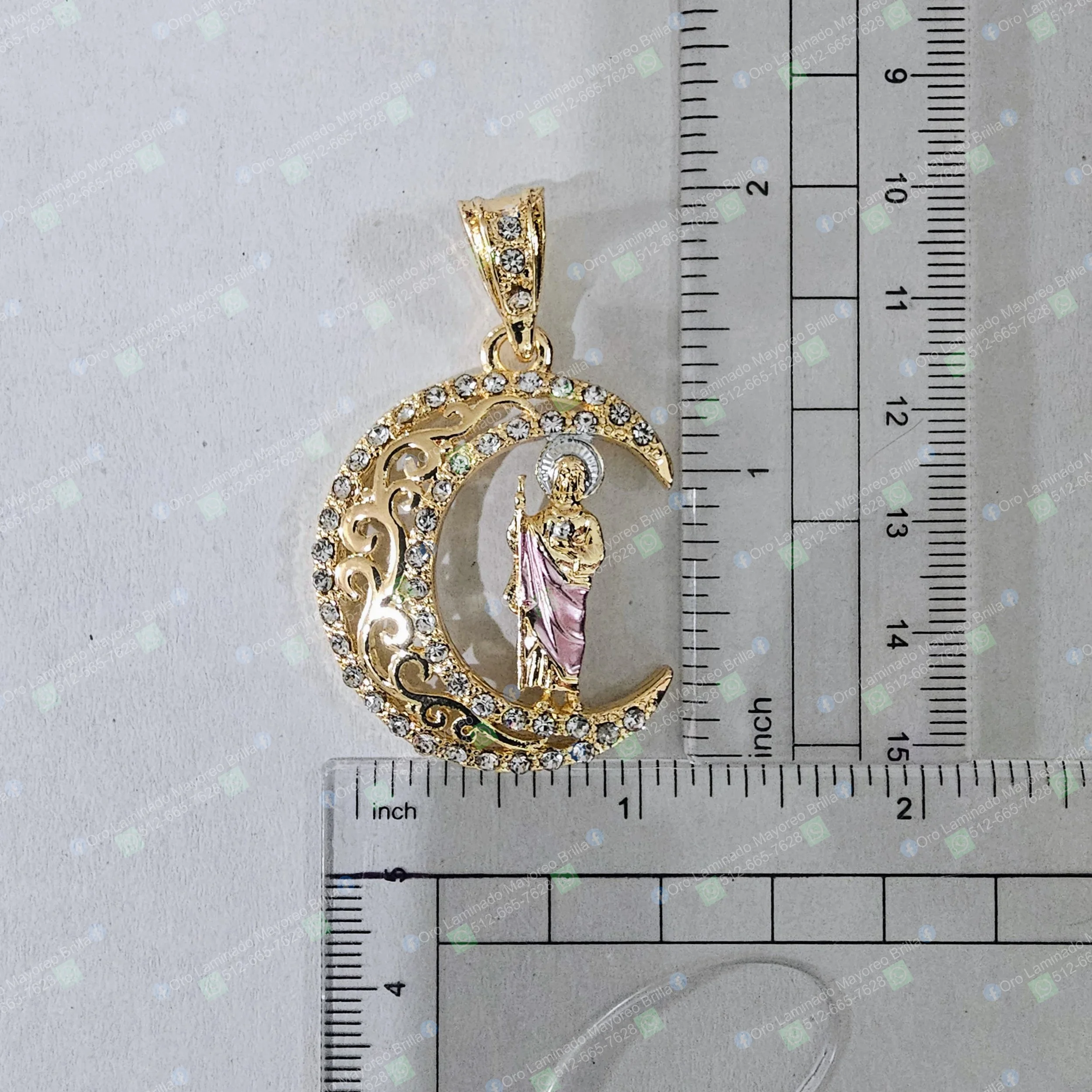 Dije luna San Judas Tadeo con piedras brillantes color oro | Saint Jude moon pendant with clear stones gold color