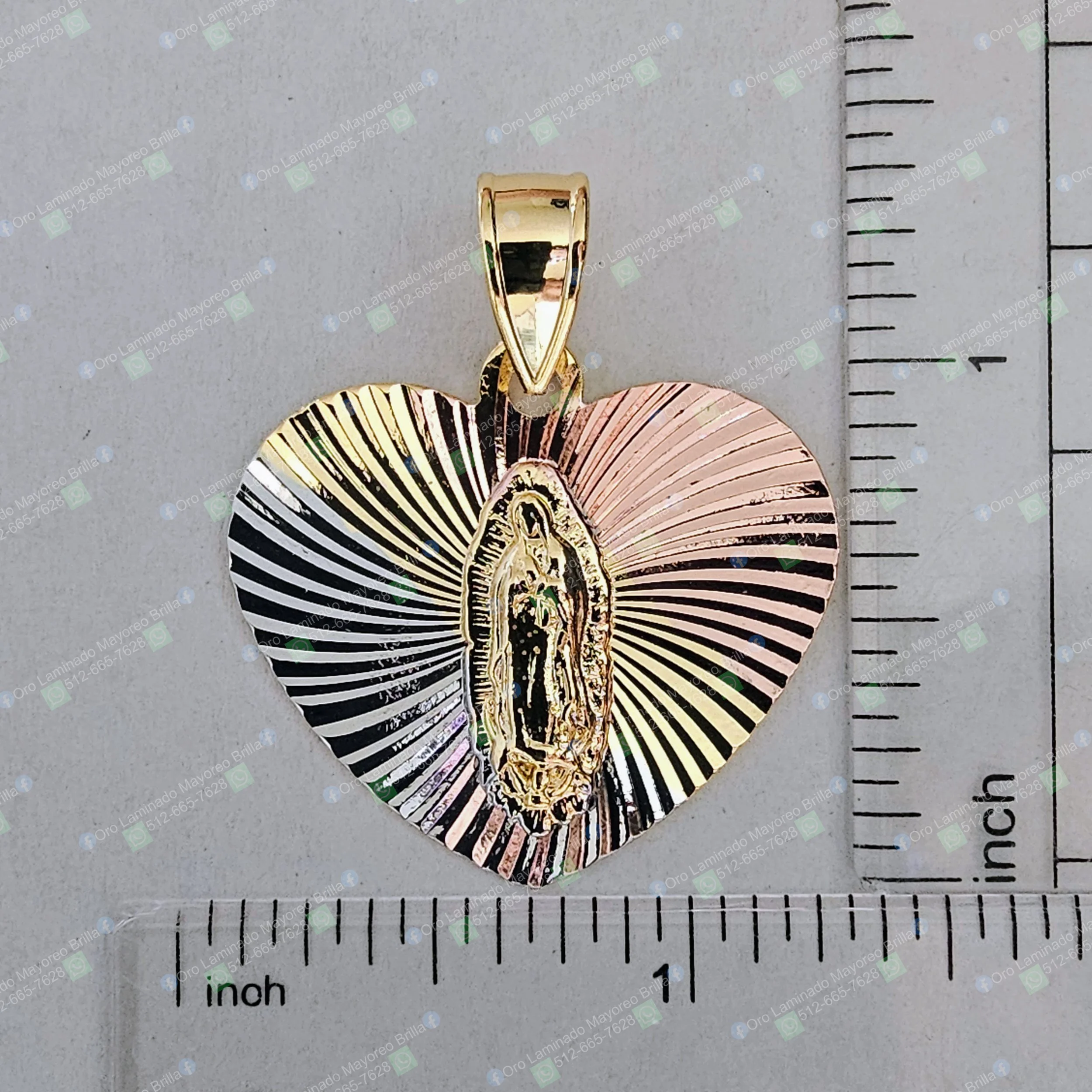 Dije corazón Virgen de Guadalupe tres tonos color oro | Virgin of Guadalupe heart pendant three tone gold color