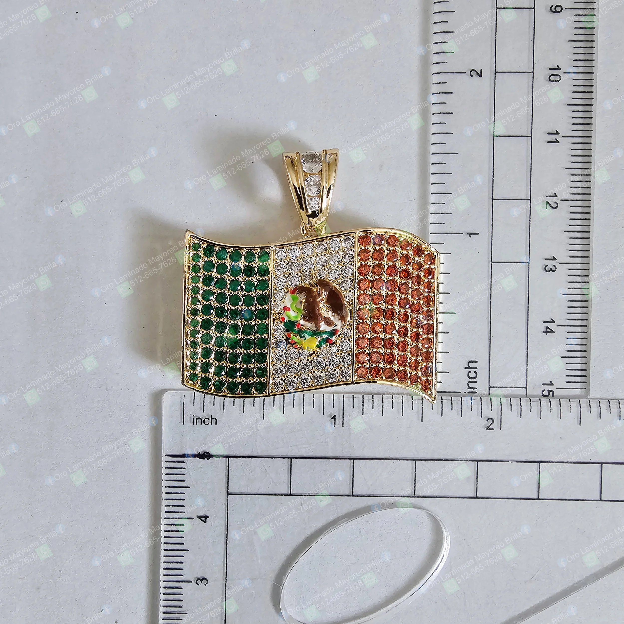 Dije bandera de México con piedras verdes, blancas y rojas | Mexico flag pendant with green, white, and red stones