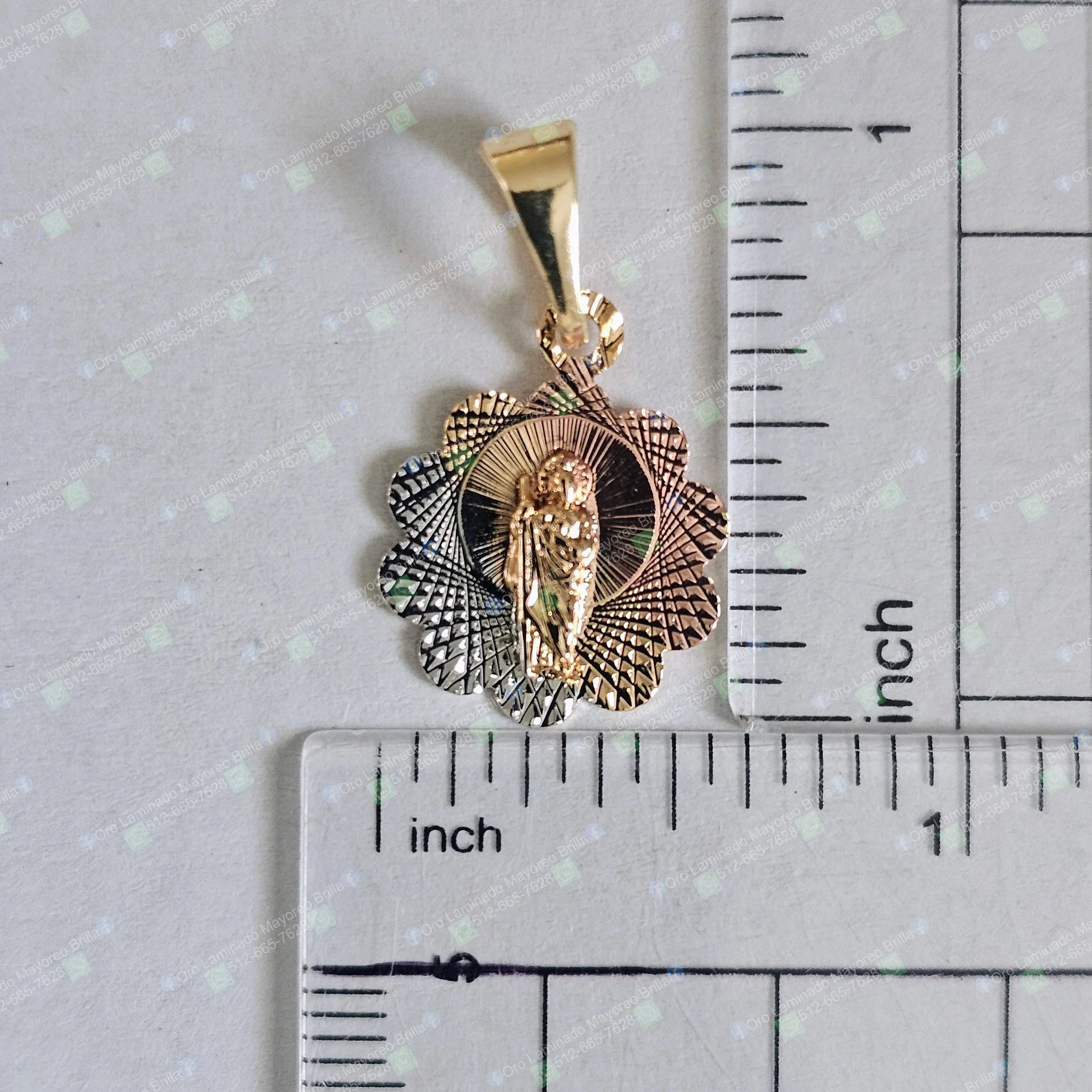 Dije San Judas en Flor Tricolor Color Oro | Saint Jude Flower Shape Pendant Three-Tone Gold Color