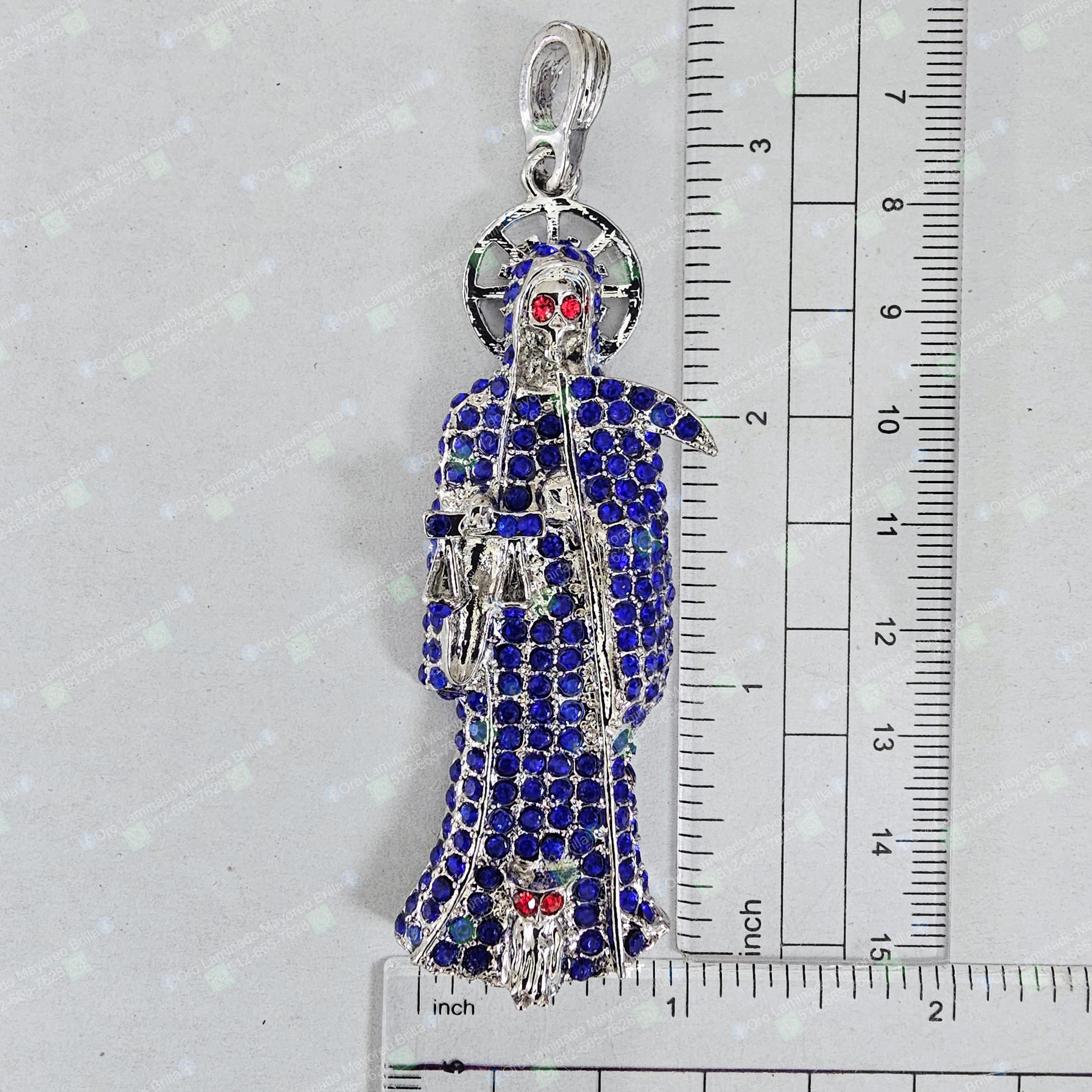 Dije de Santa Muerte con piedras azules | Santa Muerte religious pendant with blue stones