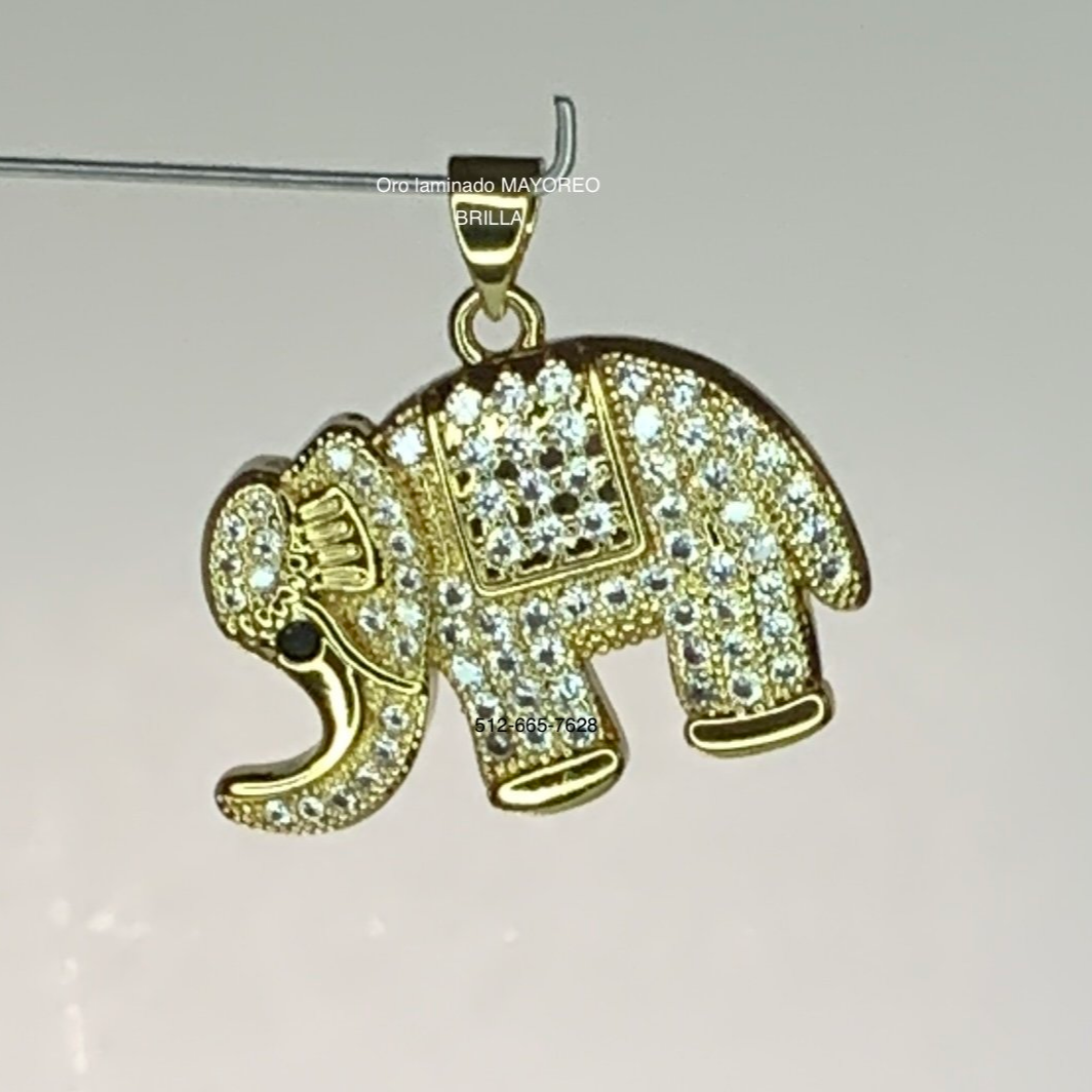 Dije elefante oro zirconias blancas. Gold plated elephant pendant with clear stones for good luck and protection.