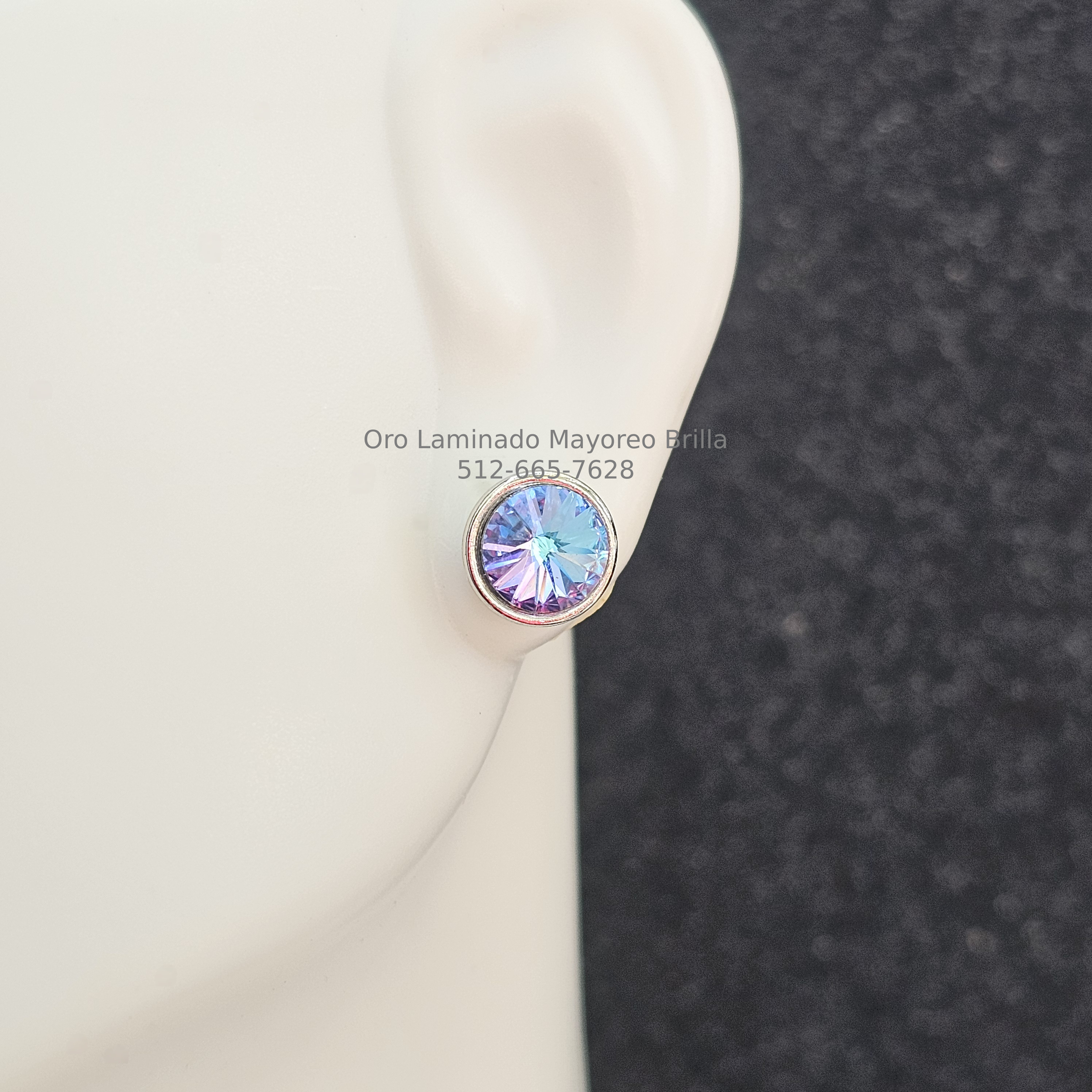 Arete Redondo Multicolor Iridiscente | Iridescent Multicolor Round Stud Earring