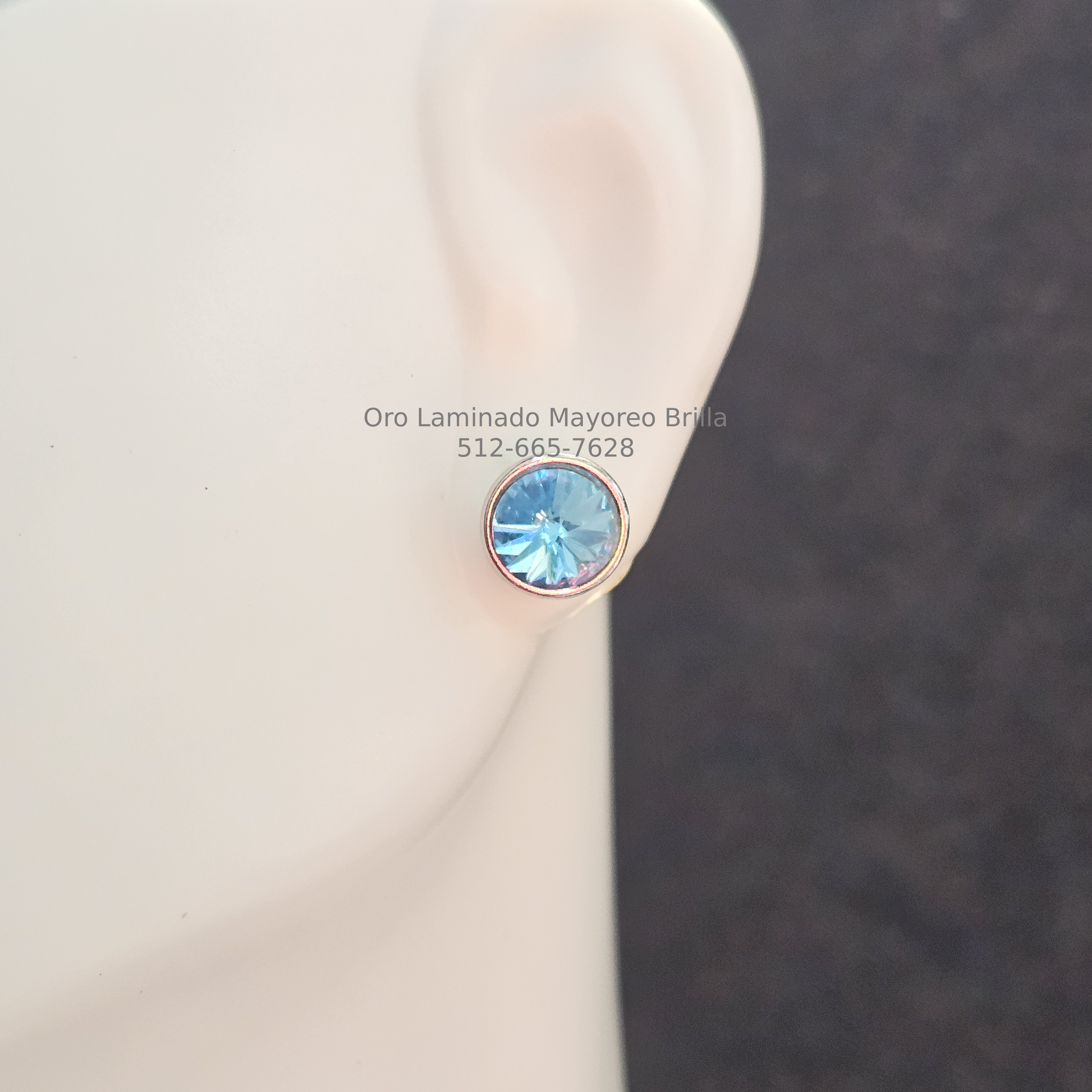 Arete tipo botón azul brillante | Bright Blue Stud Earring