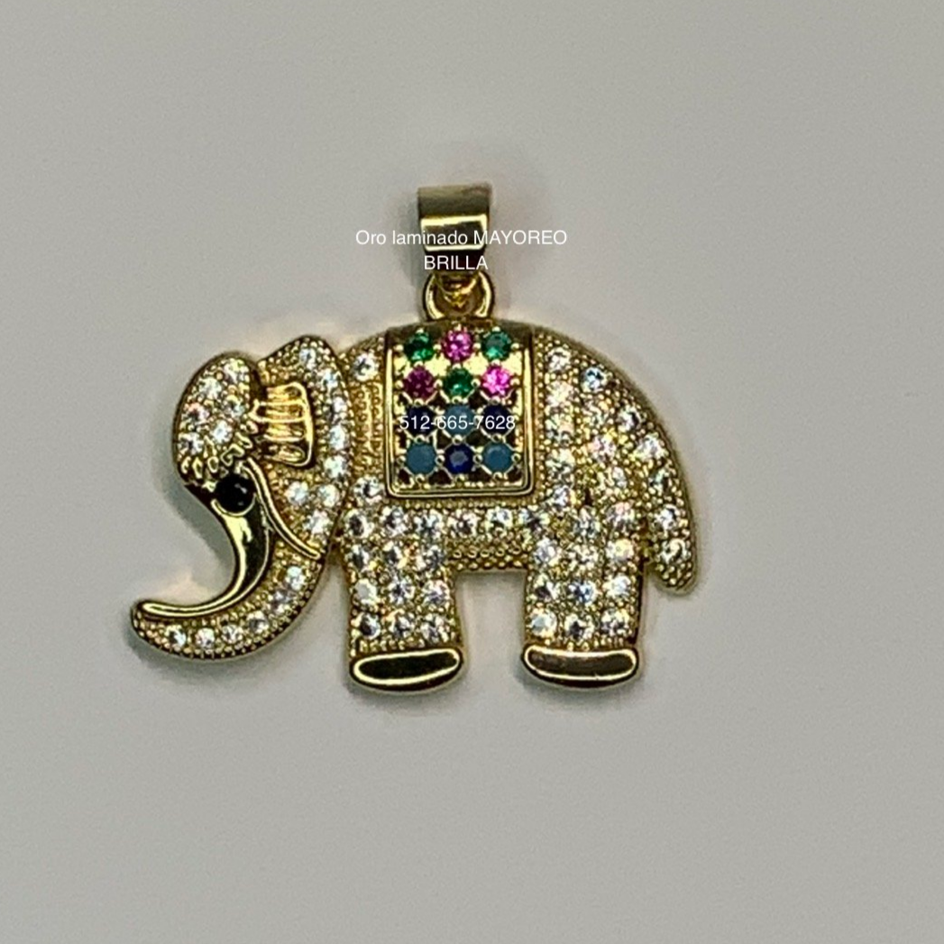 Dije elefante oro zirconias multicolor. Gold plated elephant pendant with clear and multicolor stones for good luck and protection.