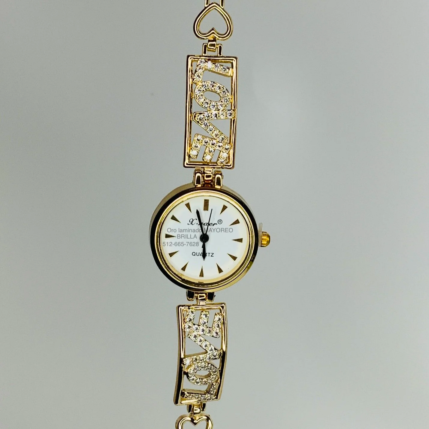 Reloj Pulsera Corazones y LOVE con Brillos | Heart & Love Crystal Accent Watch