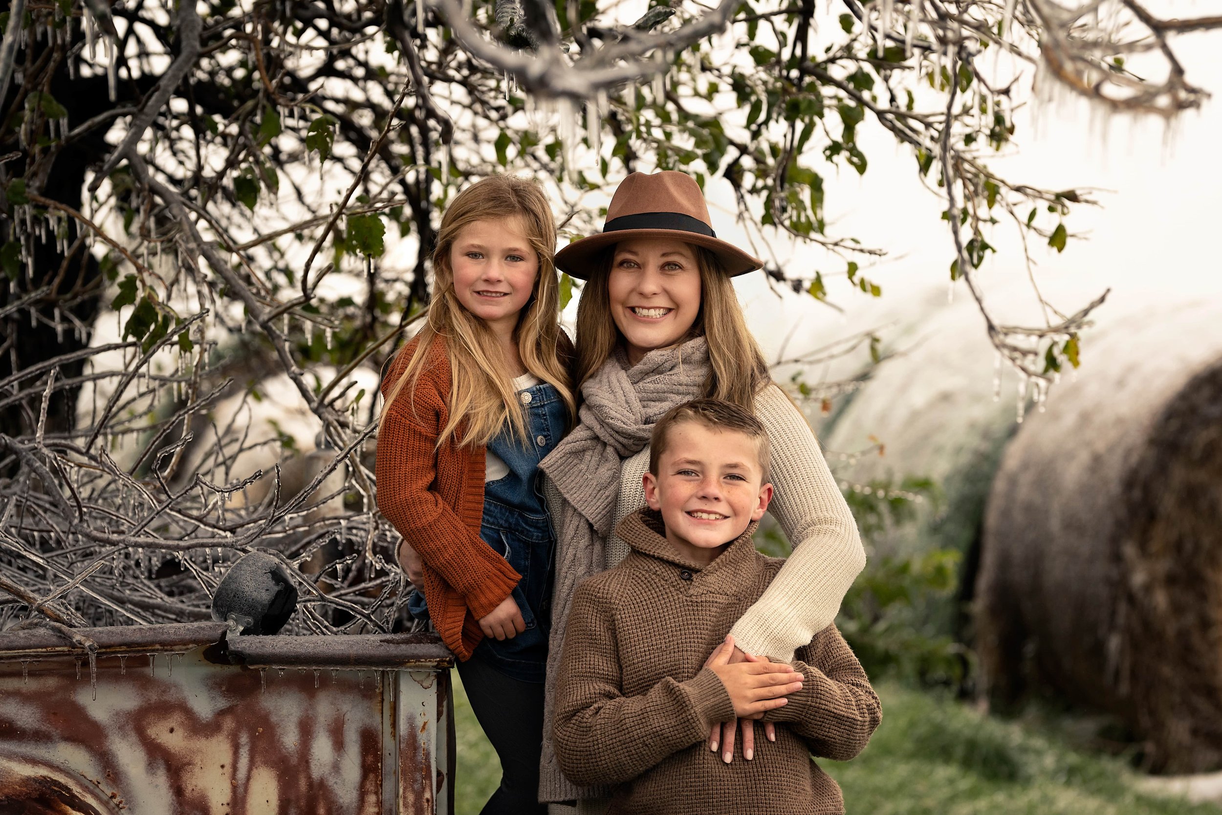 Angie Perisse - Portfolio - The Frost as a magical backdrop - Children, Pets, Horses, Family and Studio Photo Shoot in Vernon, Texas, USA.