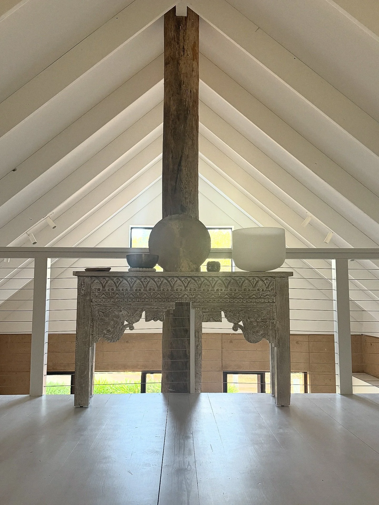 A place to practice, does it matter the aesthetic?

For me yes, I love to practice in a space that feels calm, to me this is uncluttered, simple, intentional.

The less my mind has to wander and feel unsettled, if you have ever been to any of my hous