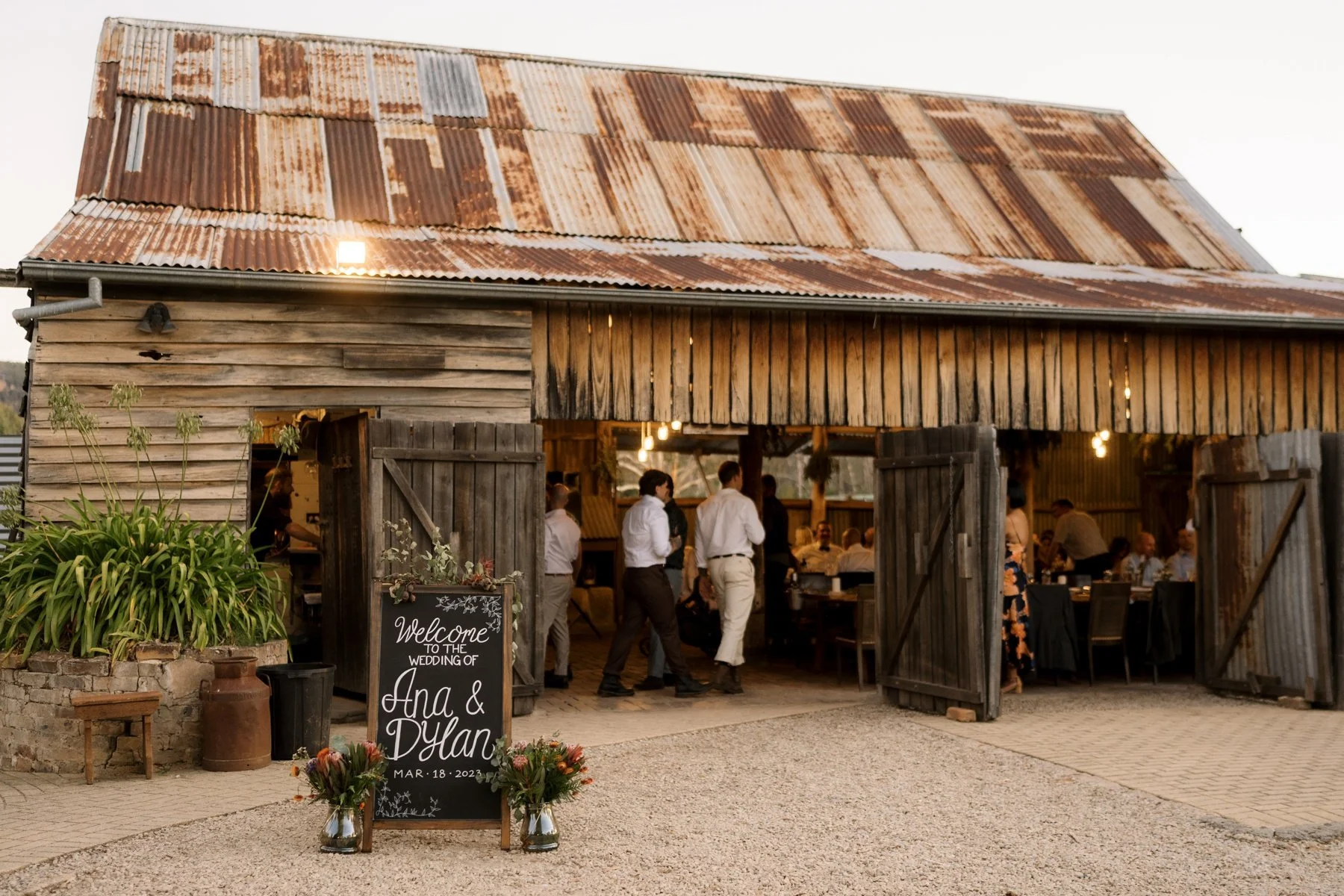 Ana & Dylan | Collits' Inn Wedding Photography | Blue Mountains NSW ...