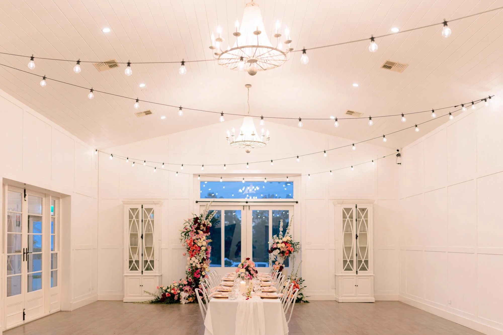 Evening wedding celebrations at Squires Vineyard Pokolbin