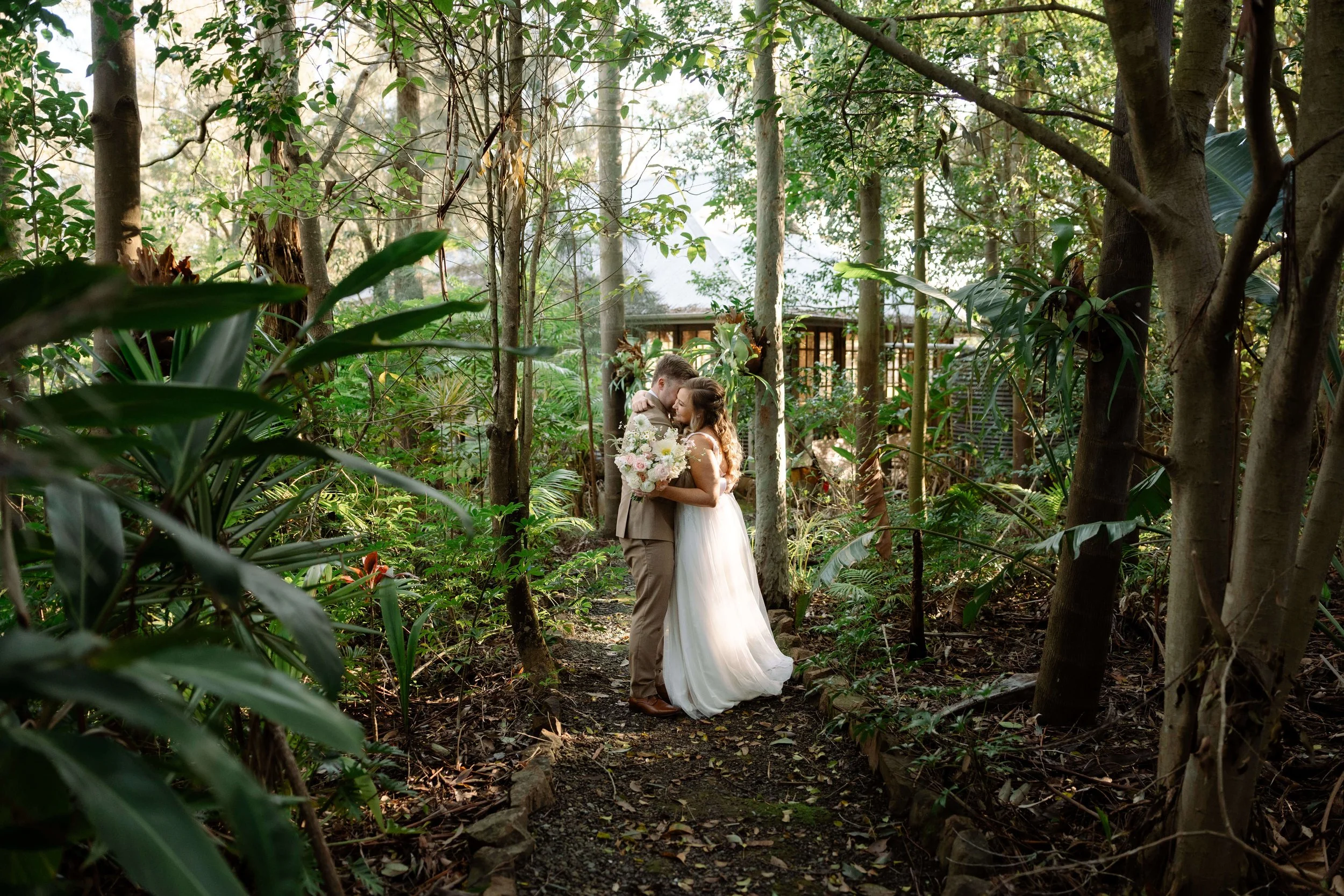 Late afternoon portrait session at Hunter Valley estate wedding