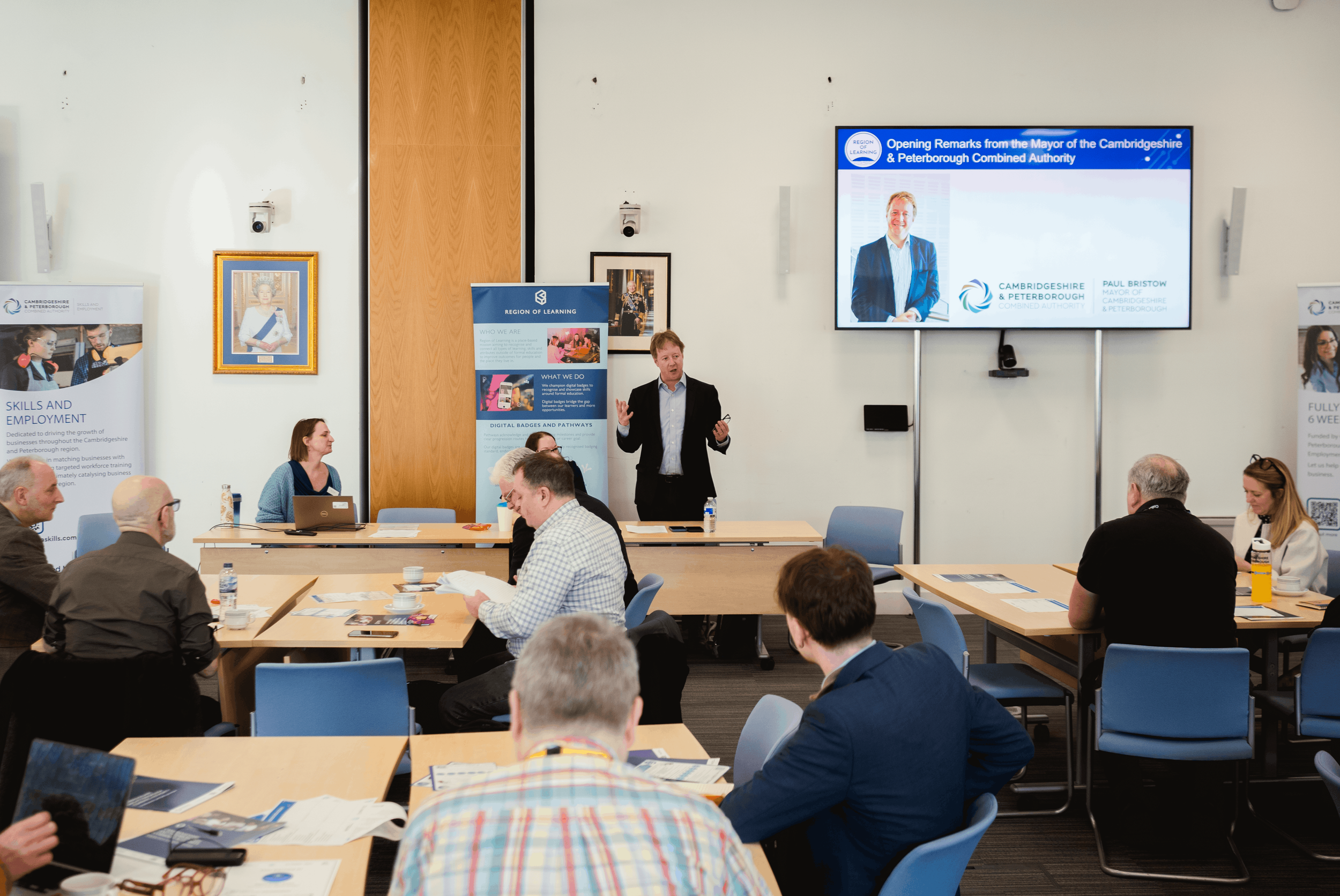 reduced MAYOR - DIGITAL BADGES TALK - PHOTO20.png