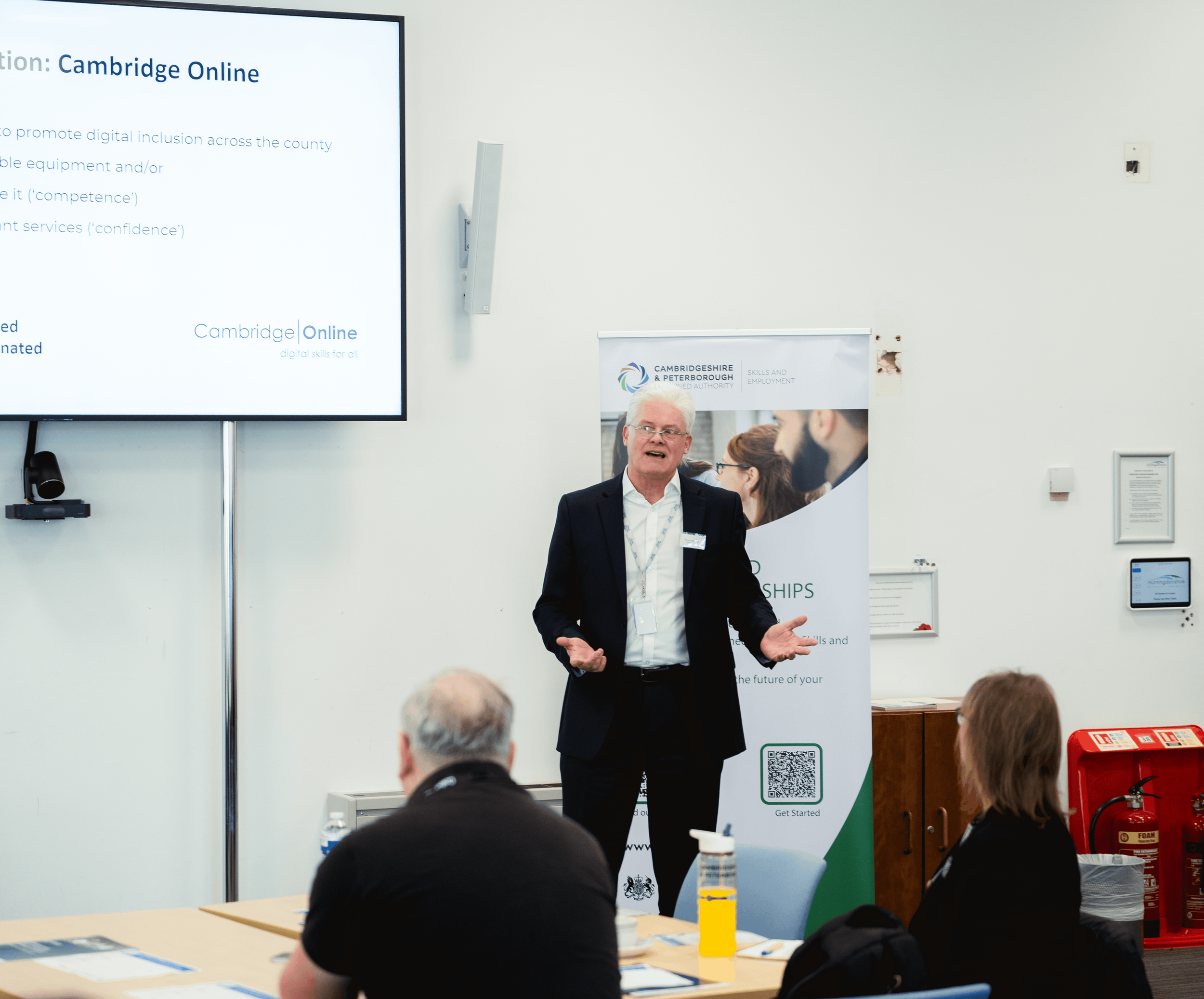 reduced MAYOR - DIGITAL BADGES TALK - PHOTO61.png