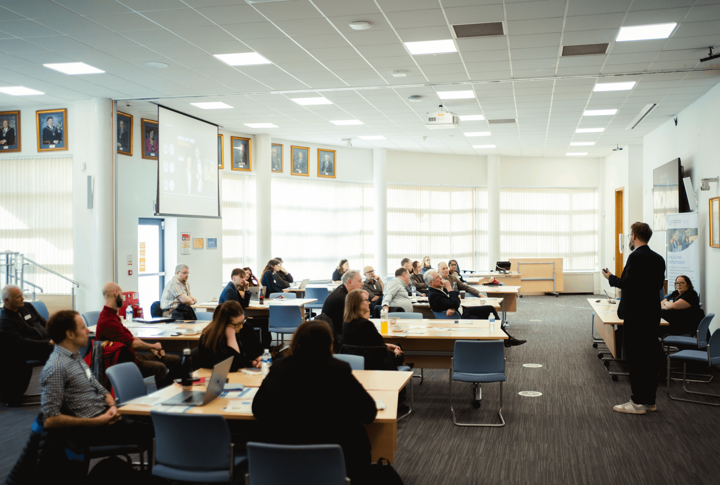 reduced MAYOR - DIGITAL BADGES TALK - PHOTO65.png