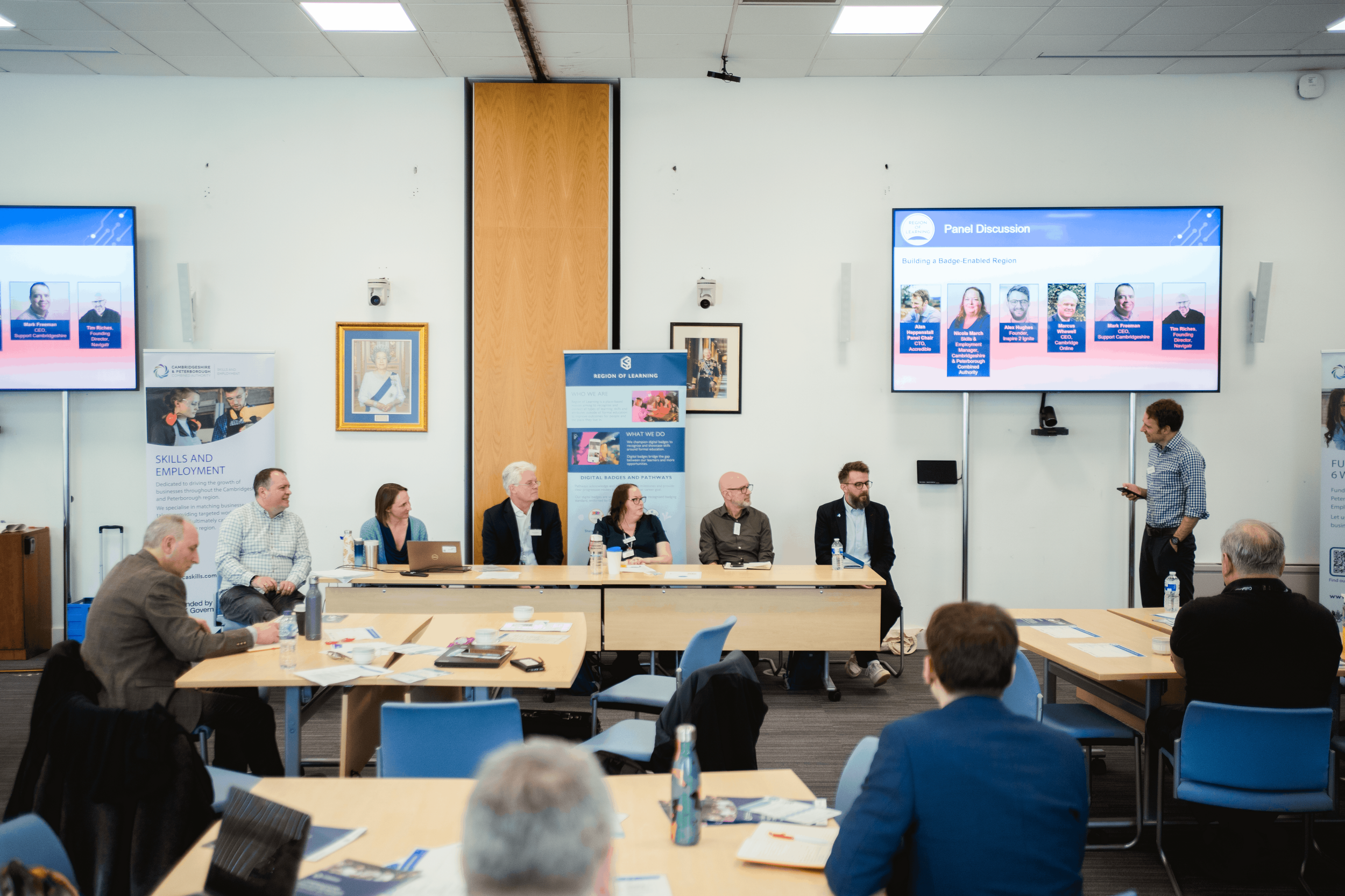 reduced MAYOR - DIGITAL BADGES TALK - PHOTO69.png