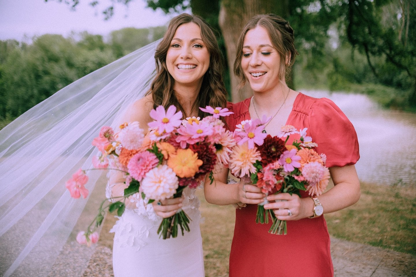 The time we discovered we actually really love pink! Photos from Millie &amp; Jack&rsquo;s day at @vocolythehillhotelandspa - beautifully captured by @sophiebarloc.weddings 💕🌸

Grower - @thechobhamflowerfarm / @mimosafloralstudio / @fieldflowershas