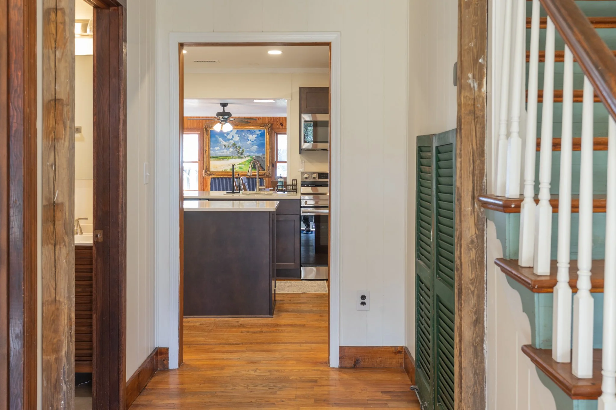 6 Facing in Entry.jpg