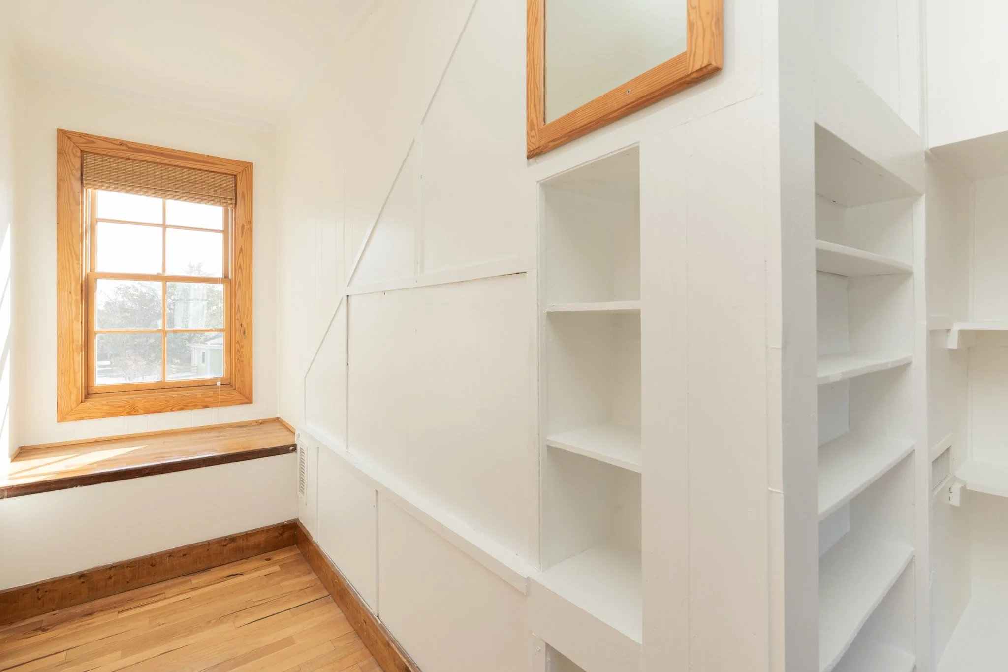 23 Upstairs Bedroom Double 4.jpg