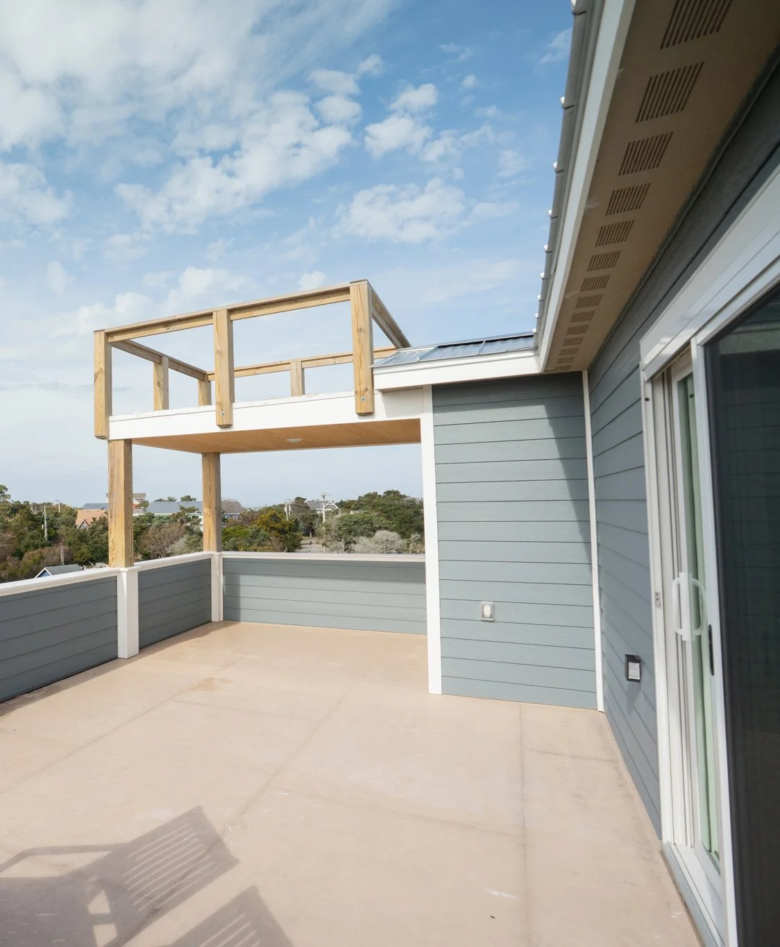 Rooftop balconyCrop.jpg
