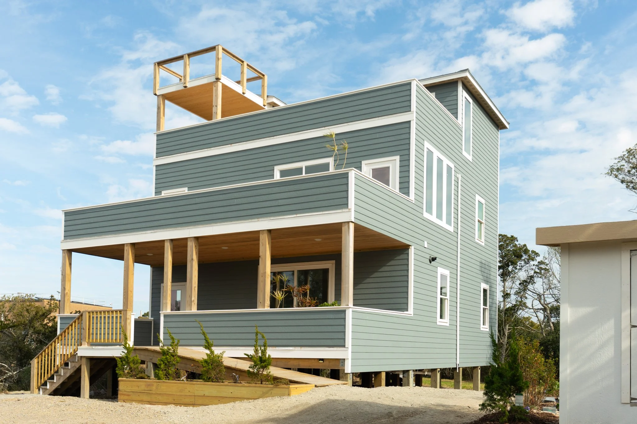 Exterior side.jpg