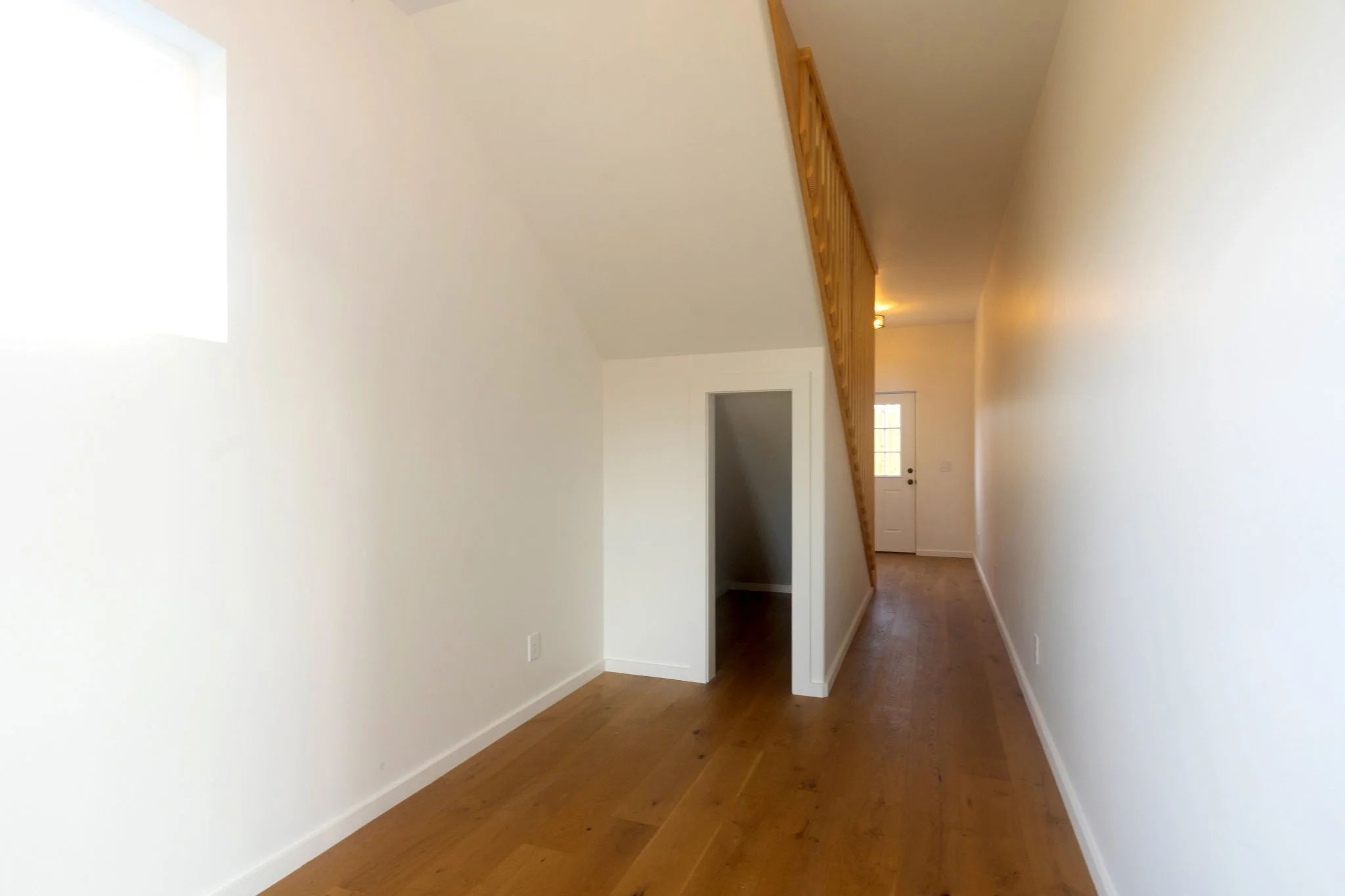 *Downstairs entry .jpg