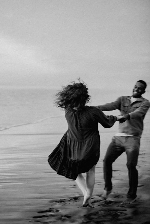 Couples-photoshoot-at-blacks-beach-in-san-diego.jpg.jpg