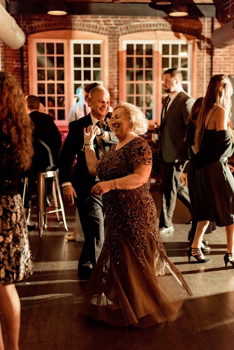 Dance-floor-wedding-Indianapolis-photographer.jpg (1).jpg