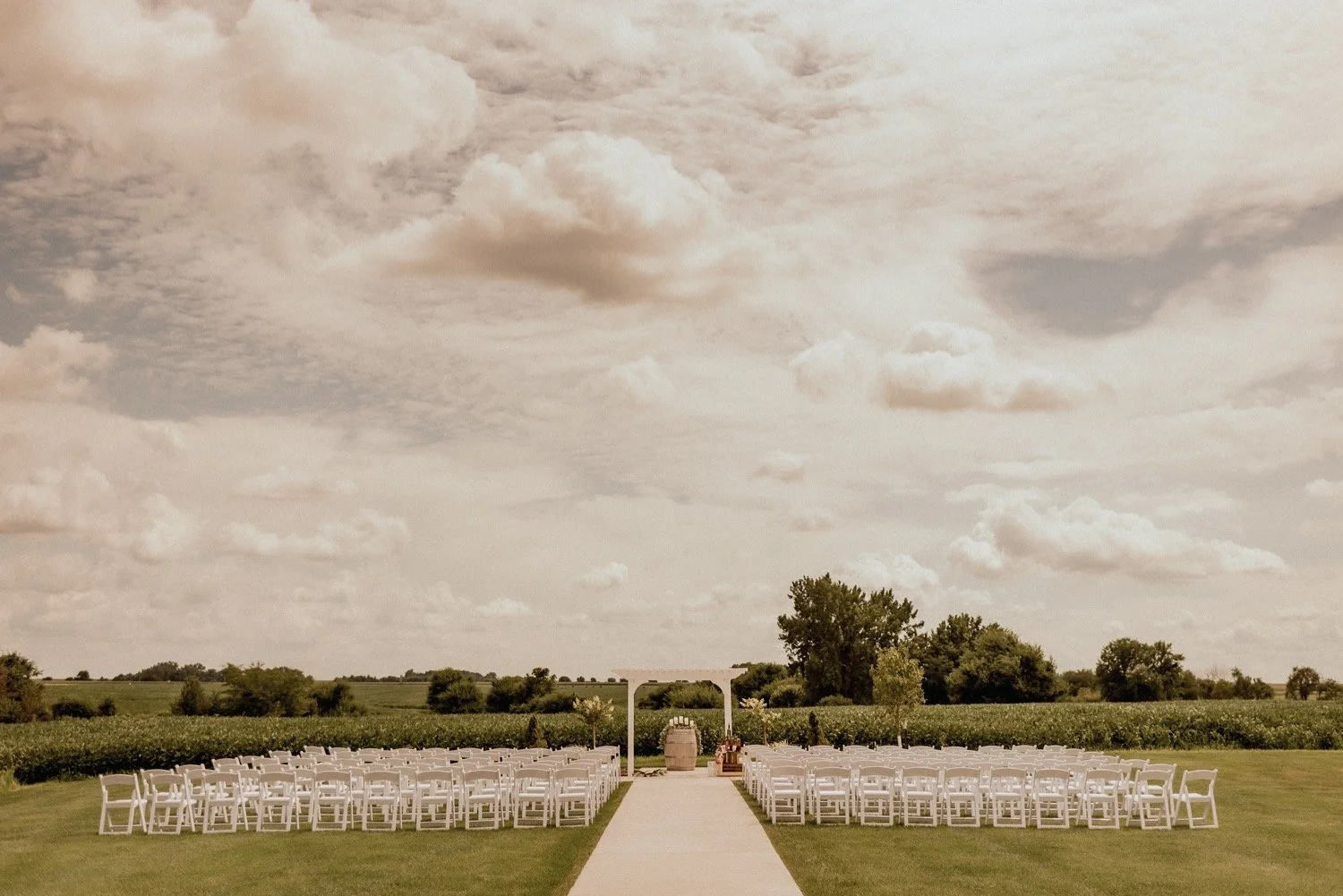 The-Barn-at-Fairview-Acres-wedding-ceremony-set-up.jpg.jpg