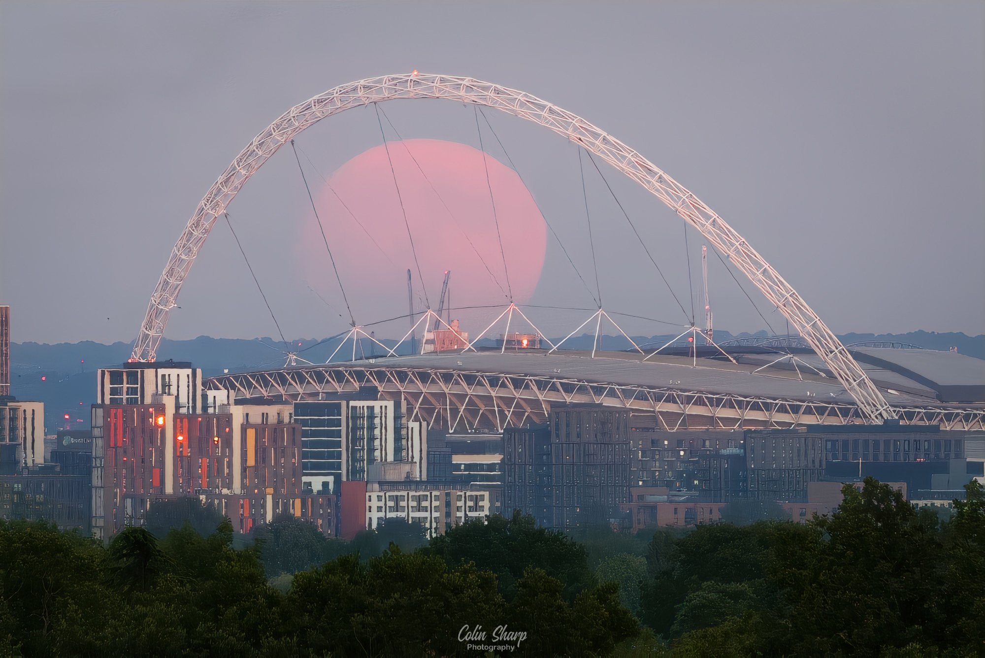 Buck Moon in Wembley Arch, Jul 25