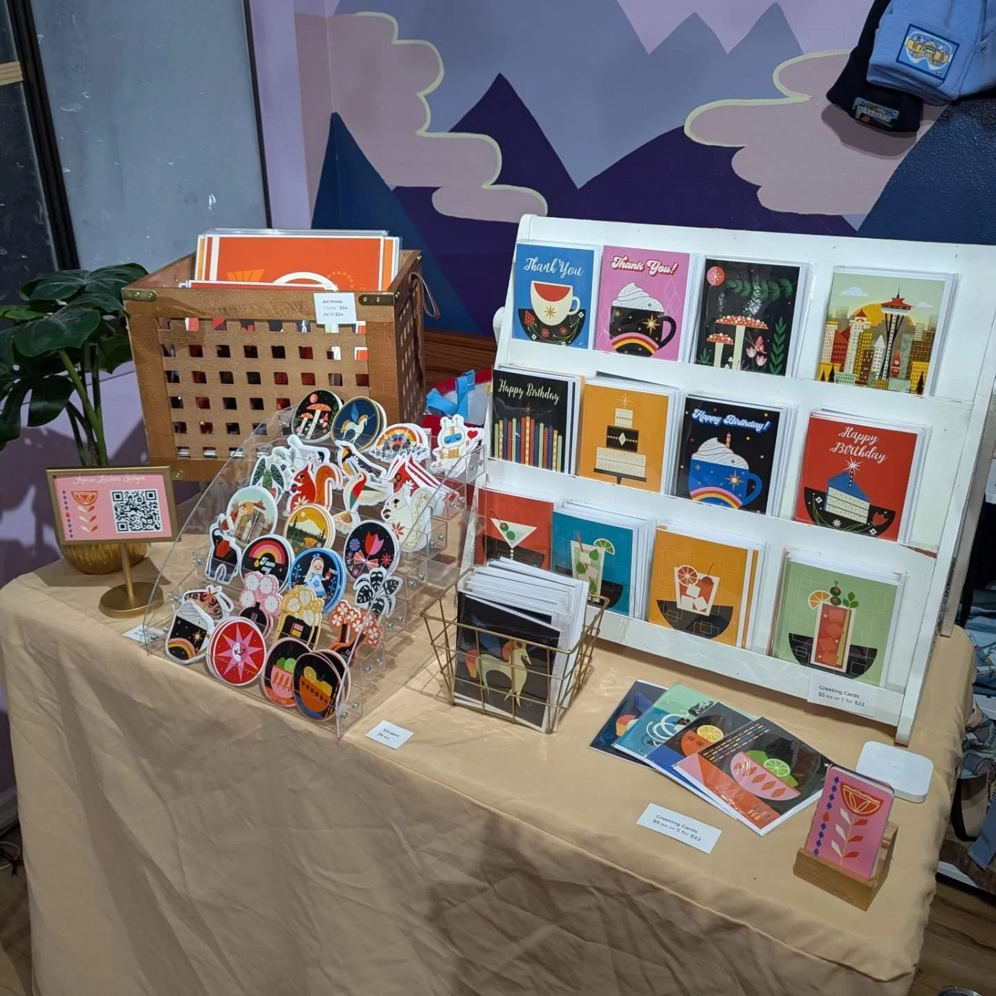 Come to Grit City Made! If you are in Tacoma get away from the rain and come into the cutest shop with amazing artists! I am lucky to be able to come and sell some of my things here at Grit City Made! I'll be here until 5!

#tacoma #greetingcardshop 