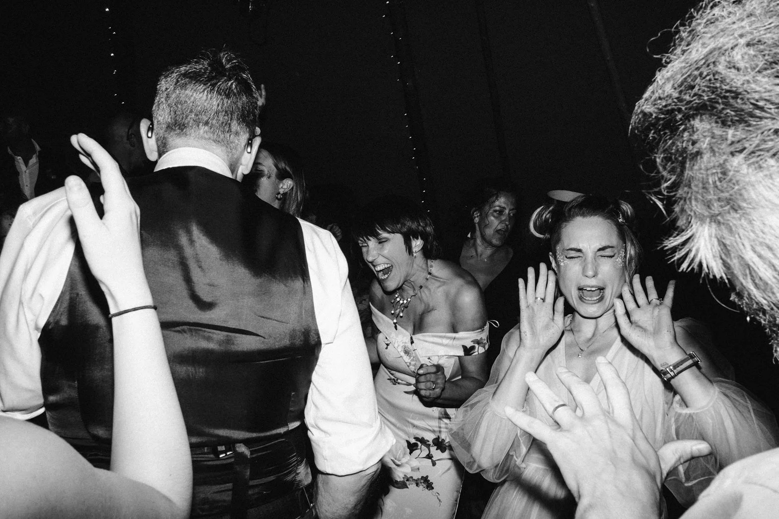 PENZANCE WEDDING PHOTOGRAPHER (160).jpg