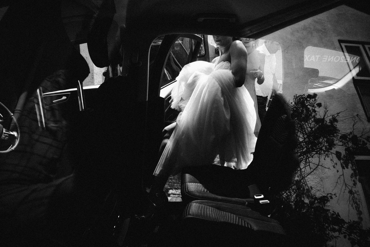 ALTERNATIVE WEDDING PHOTOGRAPHERS IN LONDON (37).jpg