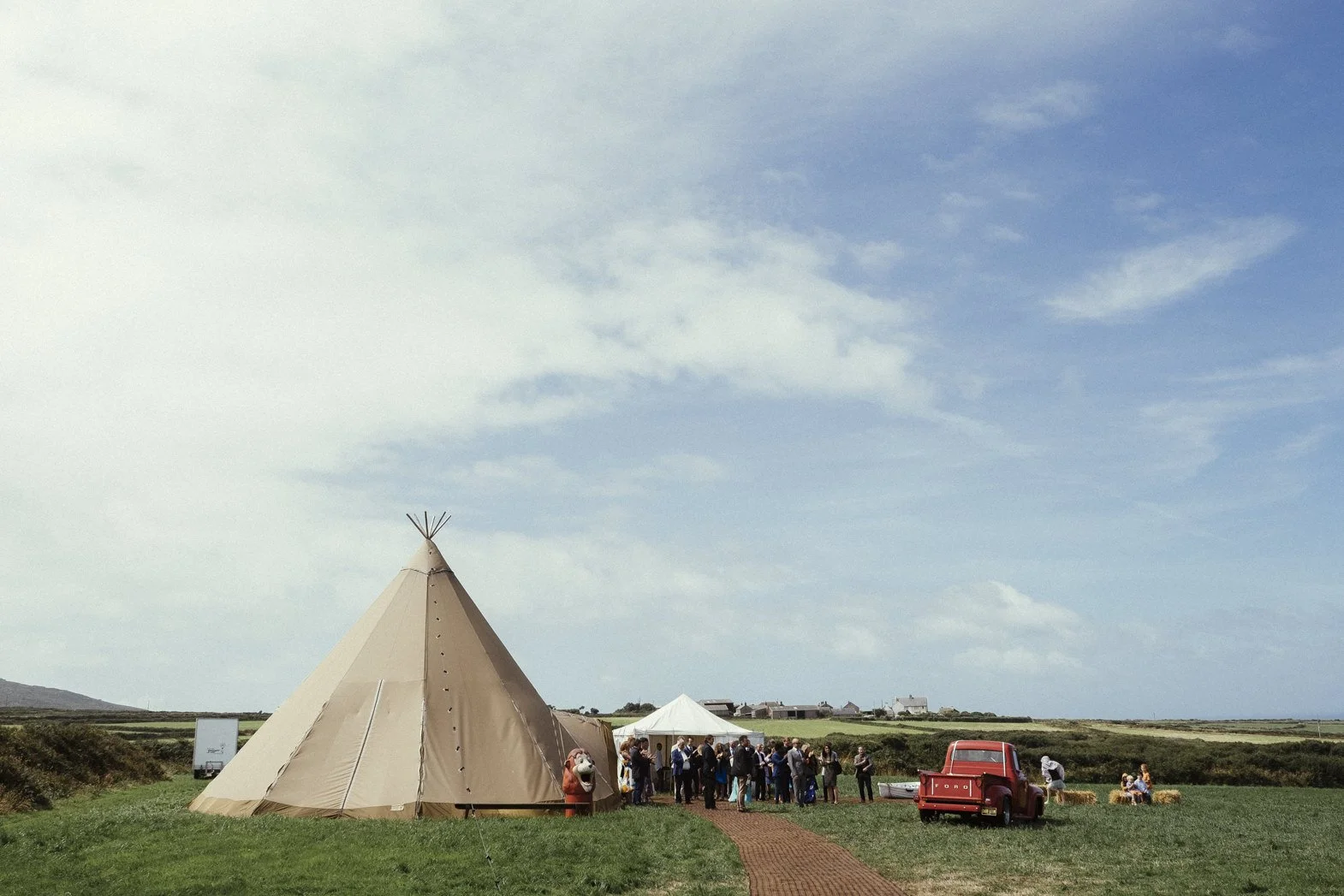 PENZANCE WEDDING PHOTOGRAPHER (68).jpg