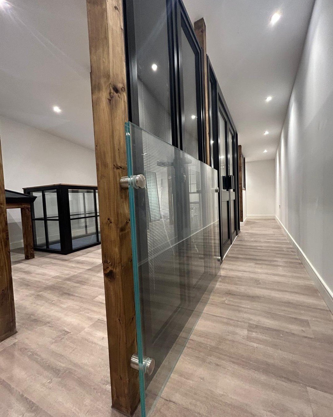 Add style to your next home improvement project with a glass balustrade!

Increase the levels of natural light and create the illusion of more space. With strong and durable glass and little maintenance needed, our glass balustrades complement any pr