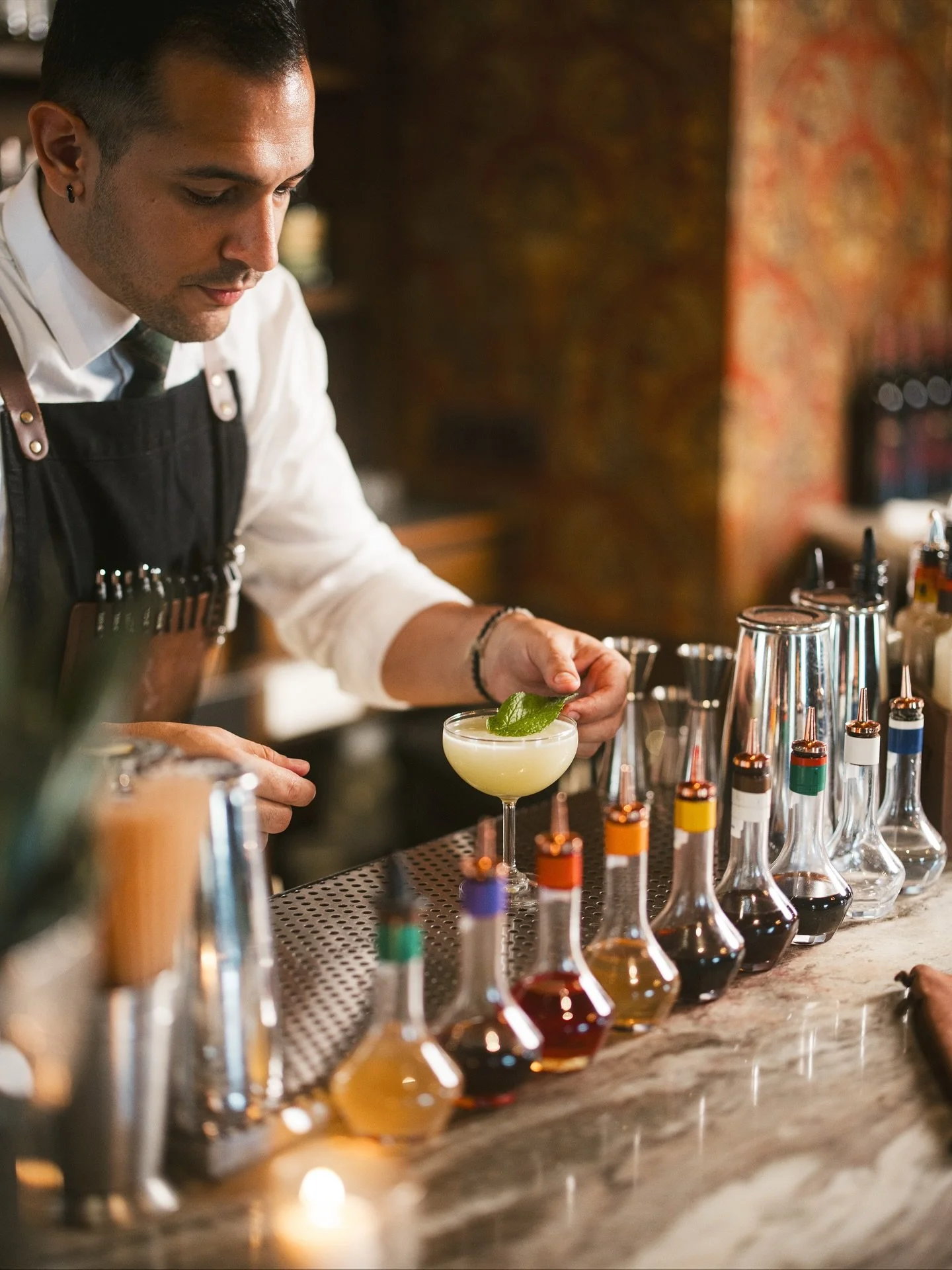 Your weekend hideaway awaits&hellip;

Doors @ 6pm, we&rsquo;ll see you tonight!

#thejunto #thejuntojc #thejuntoatticbar #jerseycitycocktails #cocktailbar