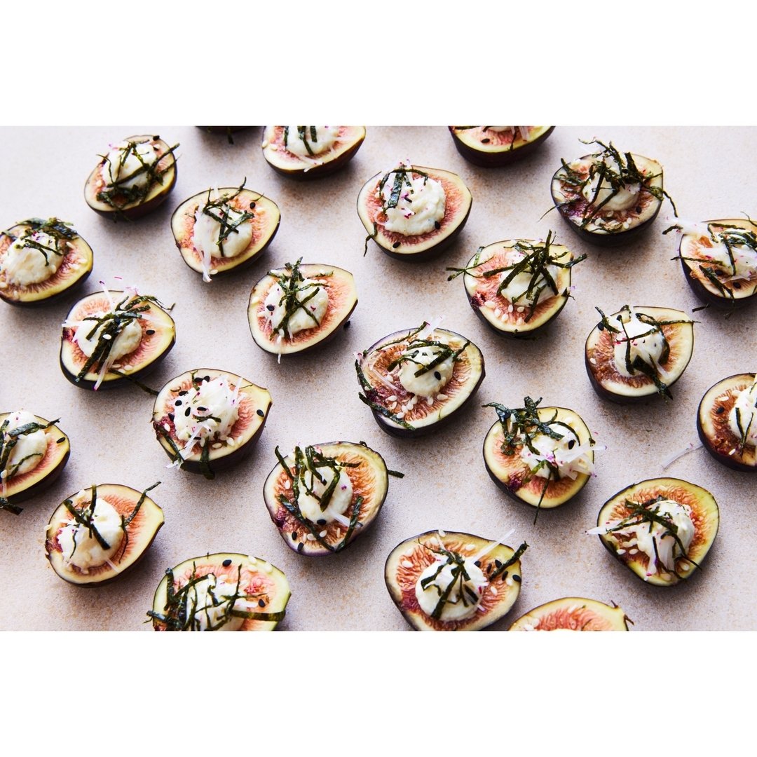 Planning a Spring Soiree? Look no further! We've curated the perfect bites, brimming with color and flavor to dazzle even the most discerning guests! 🌸 Pictured here are our 'Fresh Turkish Fig with Meredith Goats Cheese and Nori'. #SpringSoiree #Vib