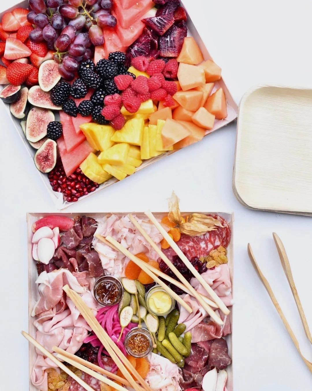 Bright, vibrant, and full of color &mdash; Seasonal fruit platters and grazing platters that bring a little sunshine to the table.🌸🍓