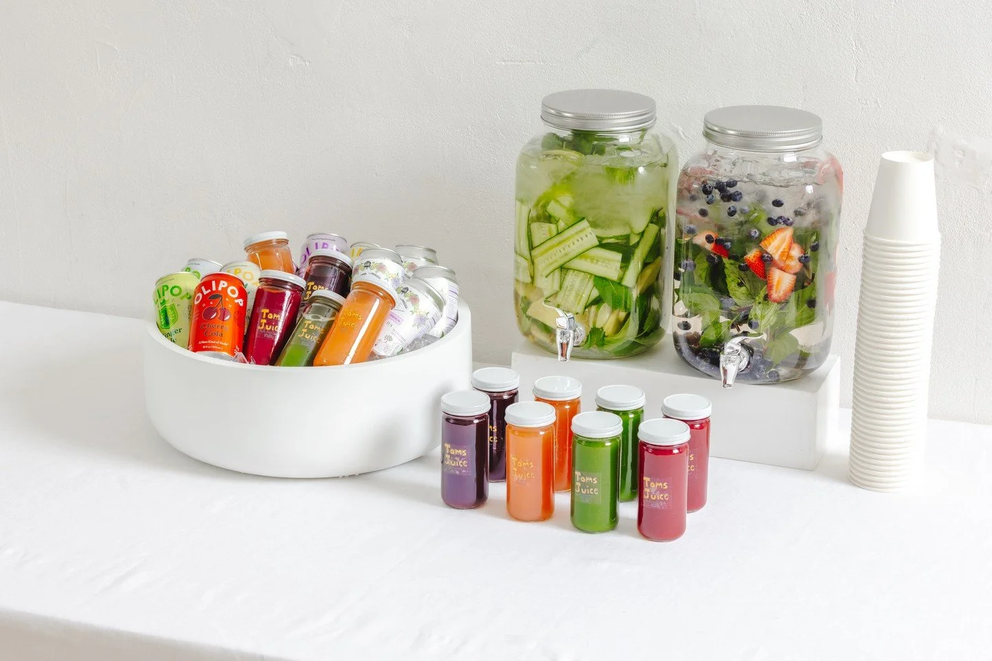 Have you tried our signature infused waters yet? A small detail that makes a big impact. Seasonal fruit and herb infusions, alongside thoughtful beverage add-ons like bottled Tom&rsquo;s Juice, made to elevate the spread. ✨