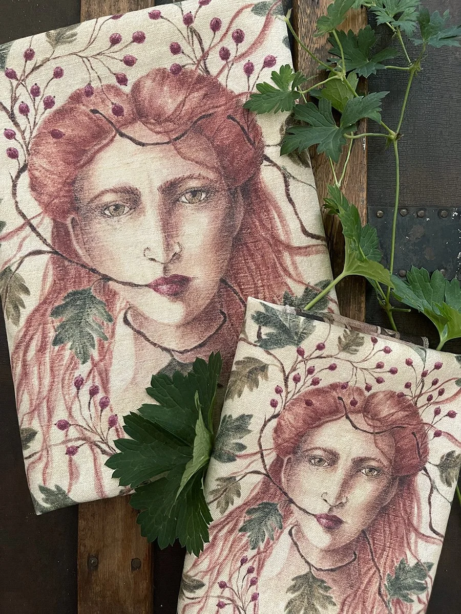 Hauthorne Queen tapestry 5.jpg