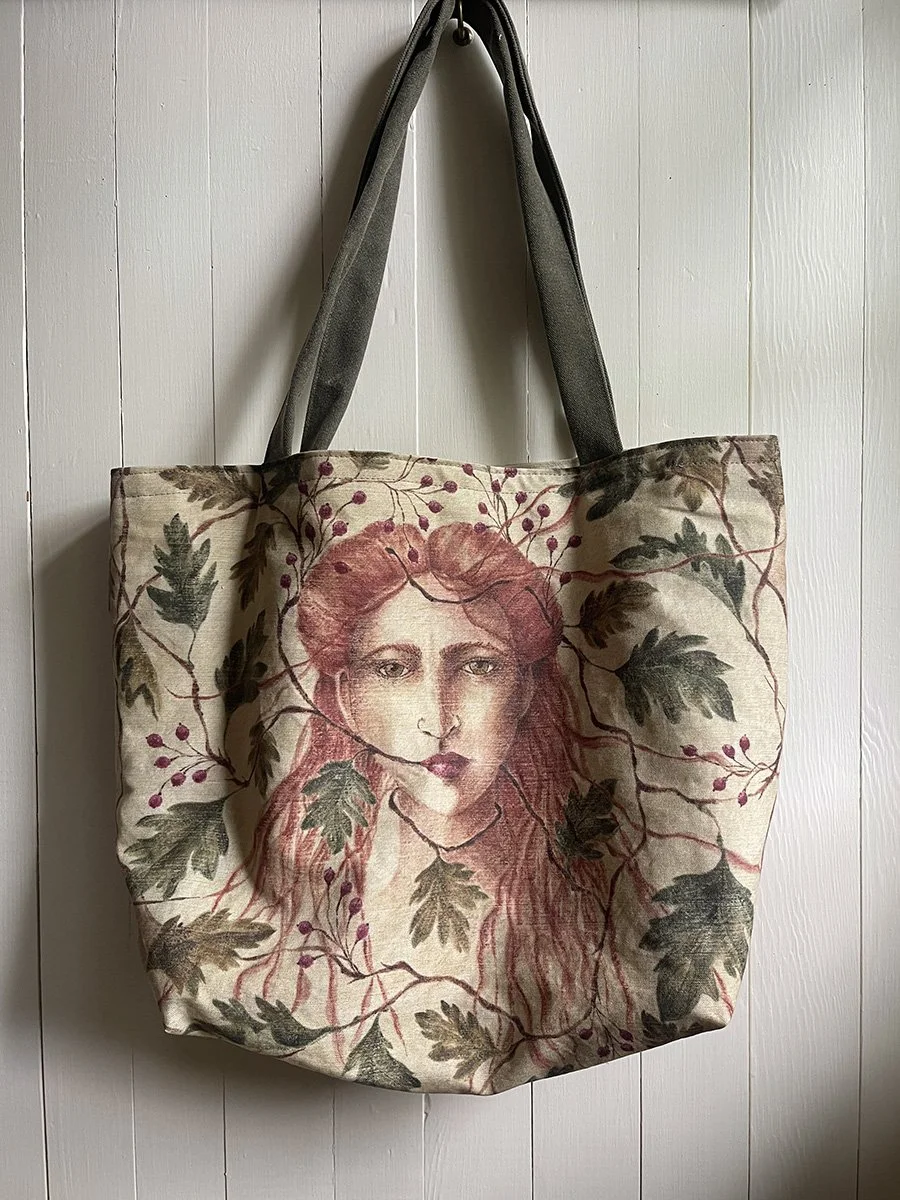 Hauthorne Queen bag 1.jpg